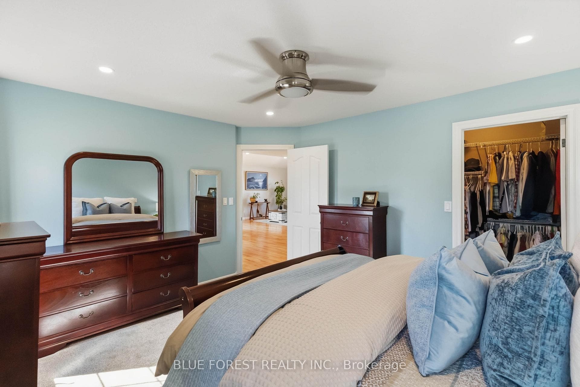 29 Holland Avenue photo 24