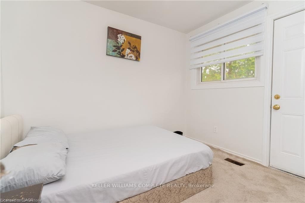 574 UPPER SHERMAN Avenue photo 11