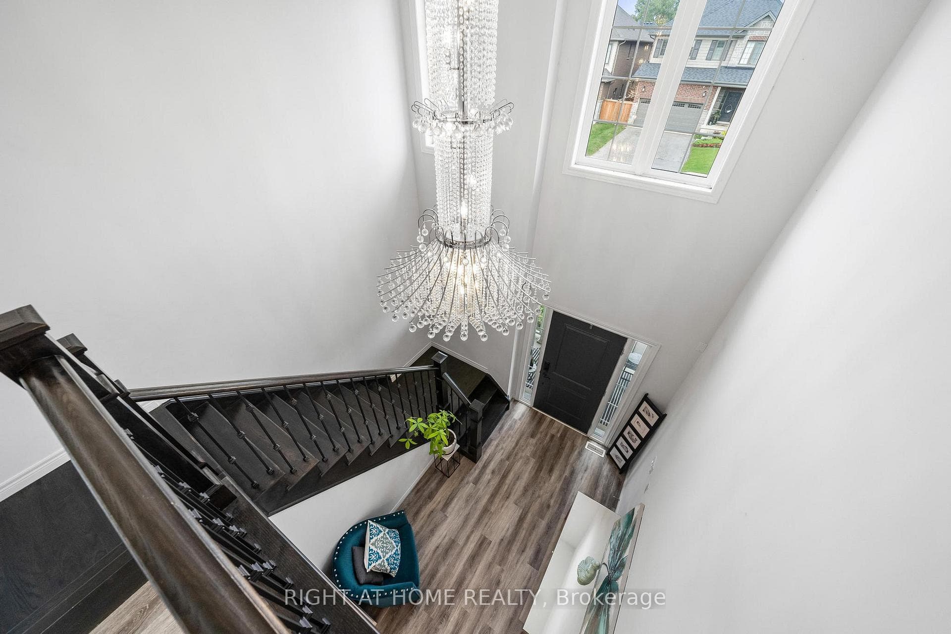 137 Dennis Drive photo 26