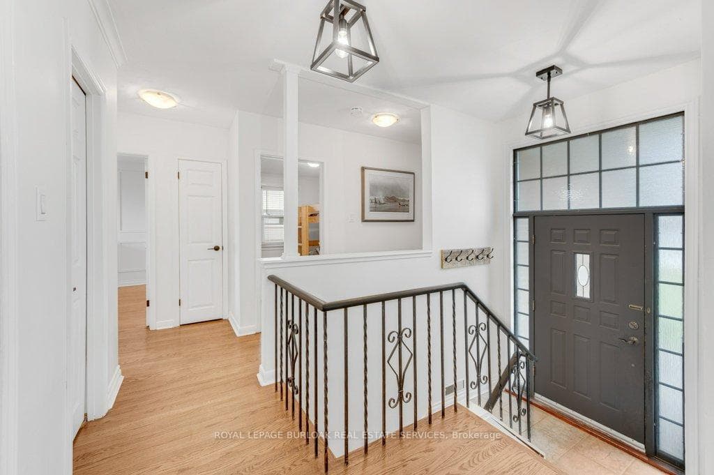 602 Stephens Crescent photo 3