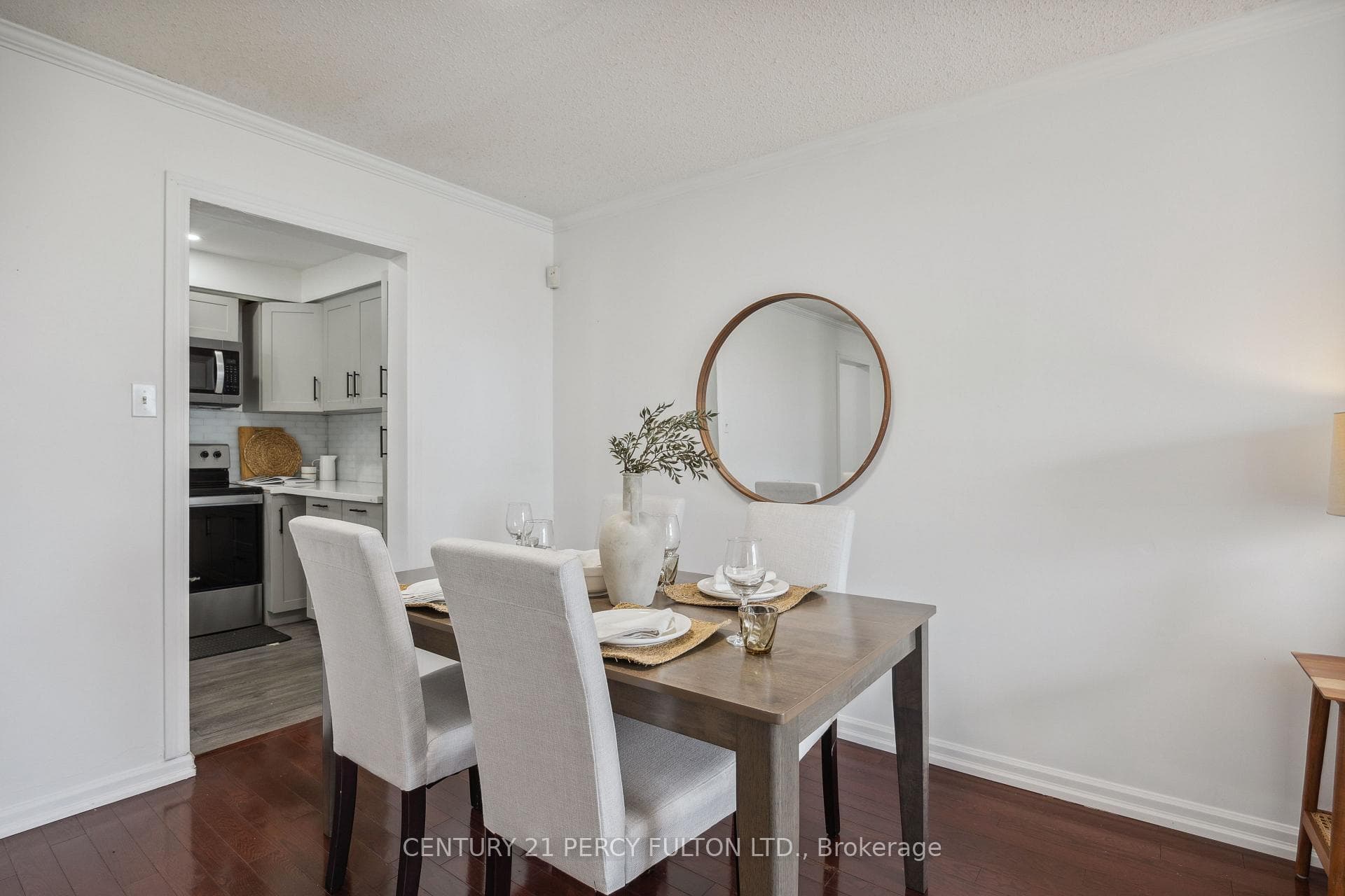 112 Wright Crescent photo 5