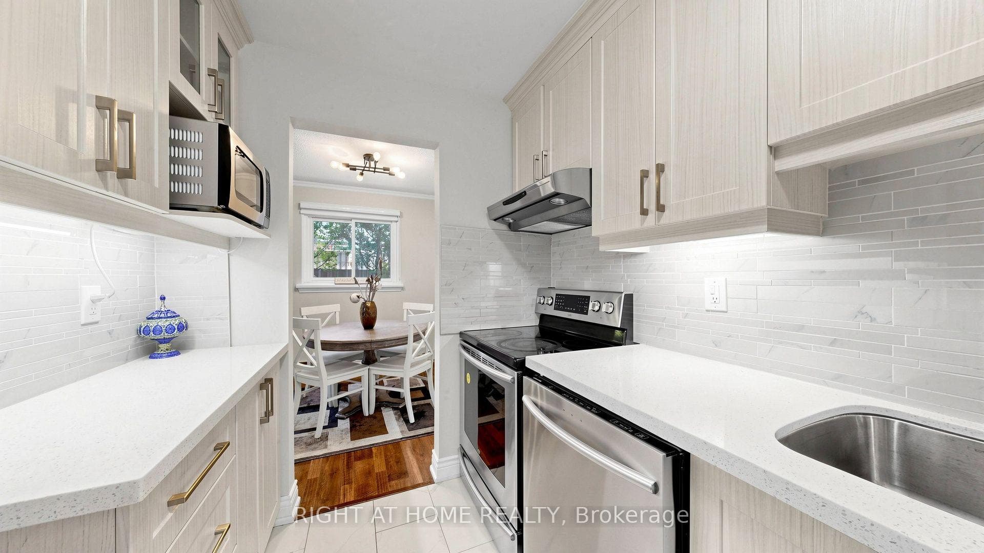 4 Harper Way photo 11