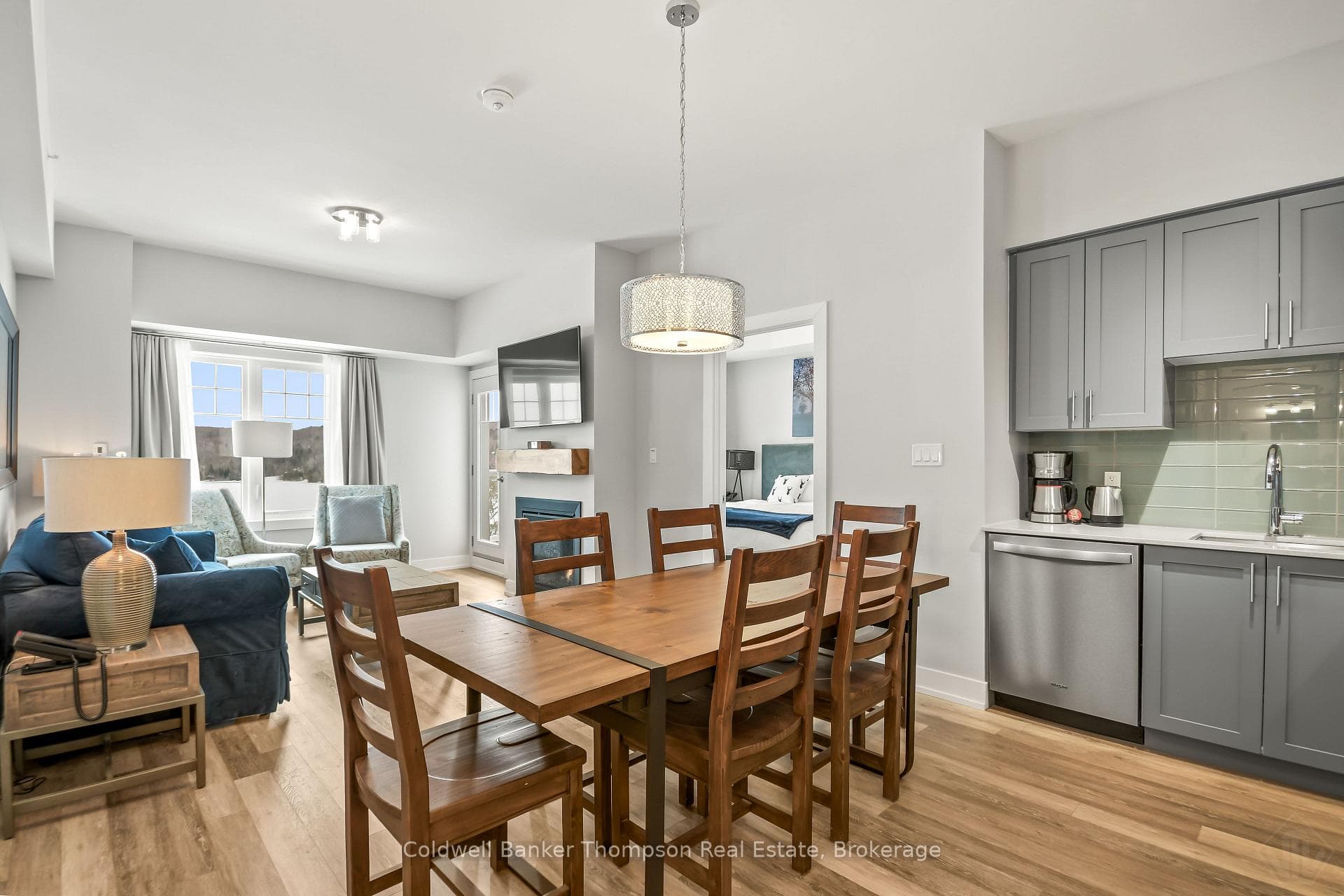 25 PEN LAKE POINT Road Unit 403 photo 4