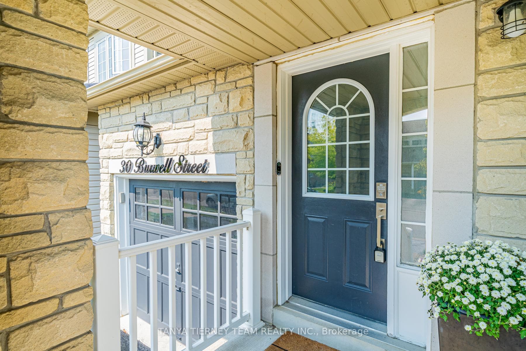 30 Burwell Street photo 4