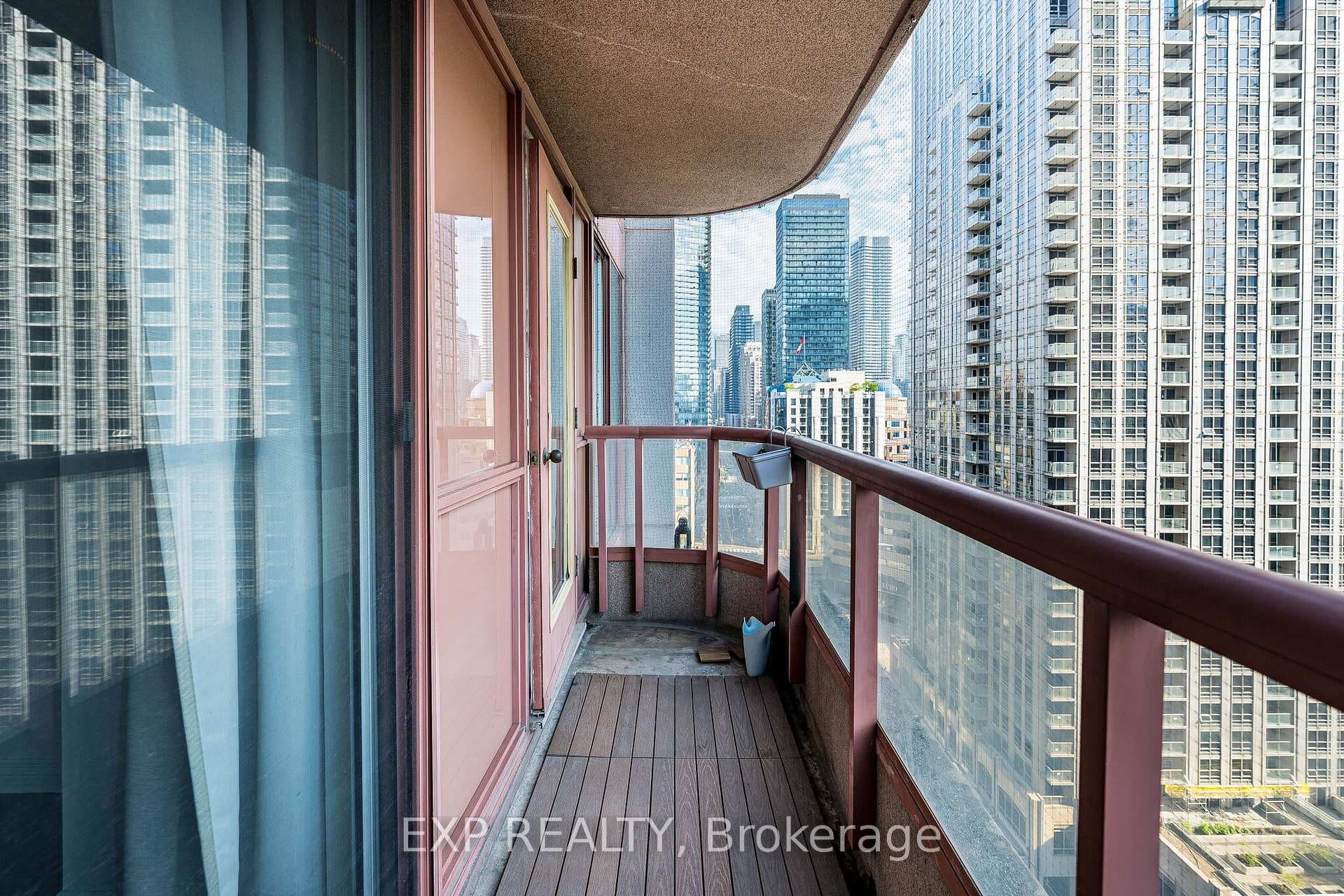 736 Bay Street Unit 1811 photo 30