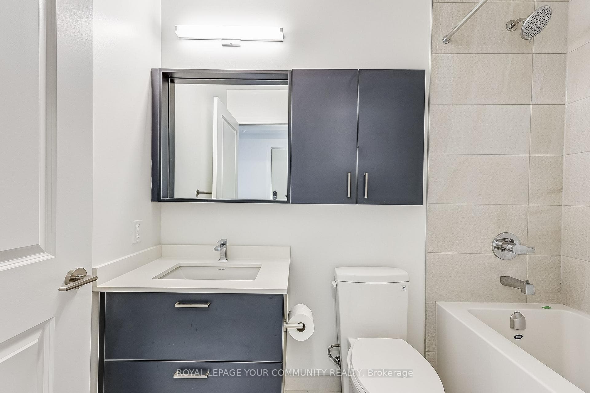 30 Upper Mall Way Unit A2011 photo 22