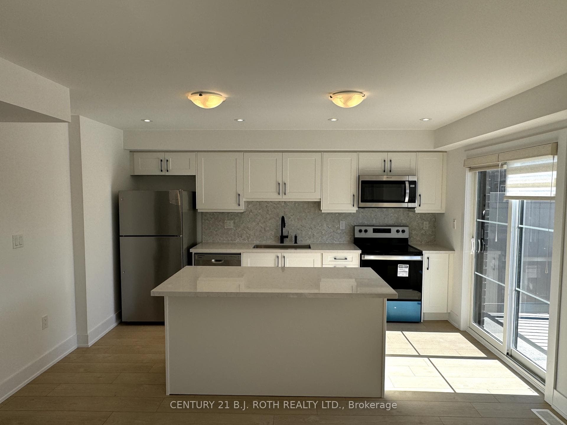 22 hay Lane photo 7