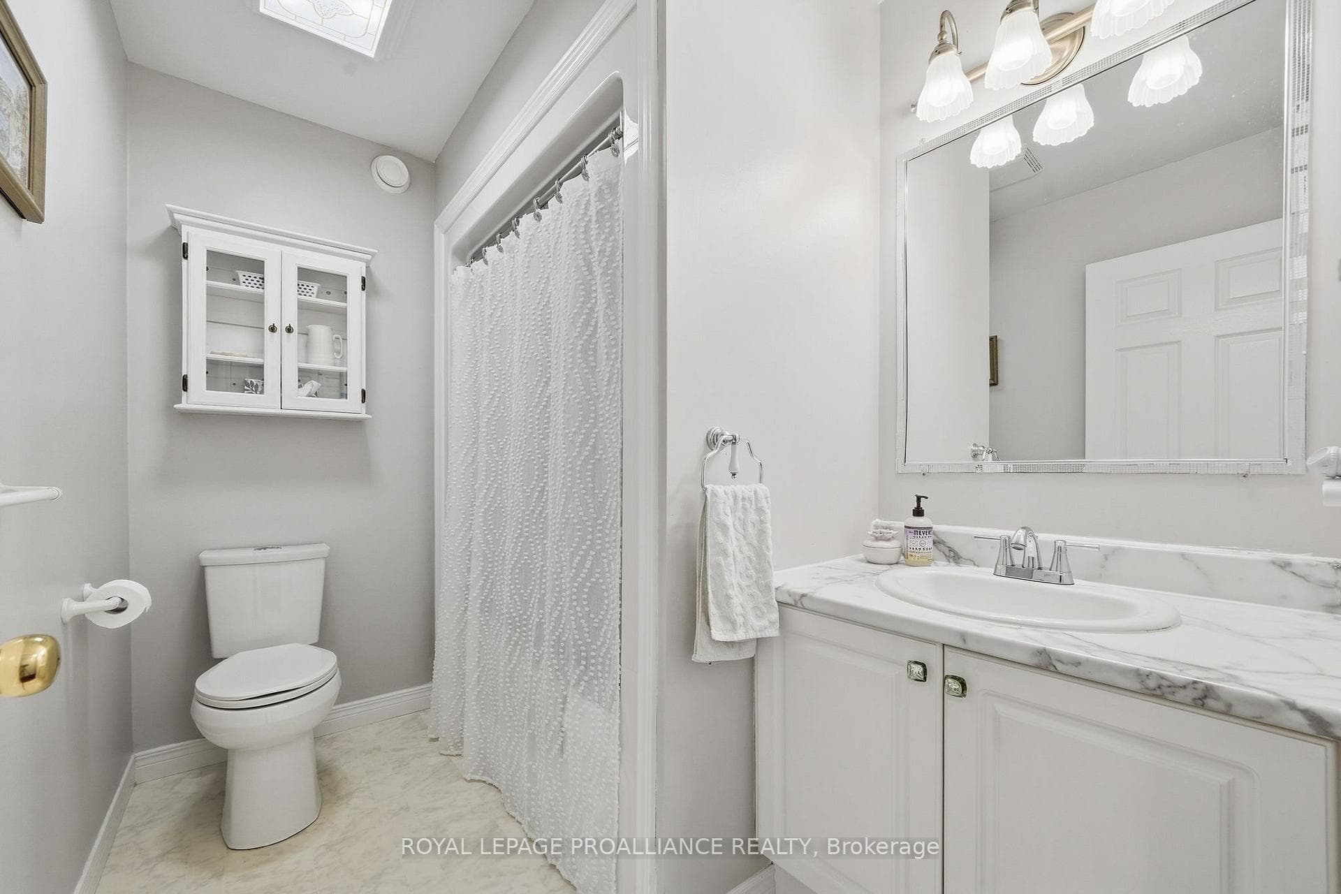 1489 Airport Parkway photo 25