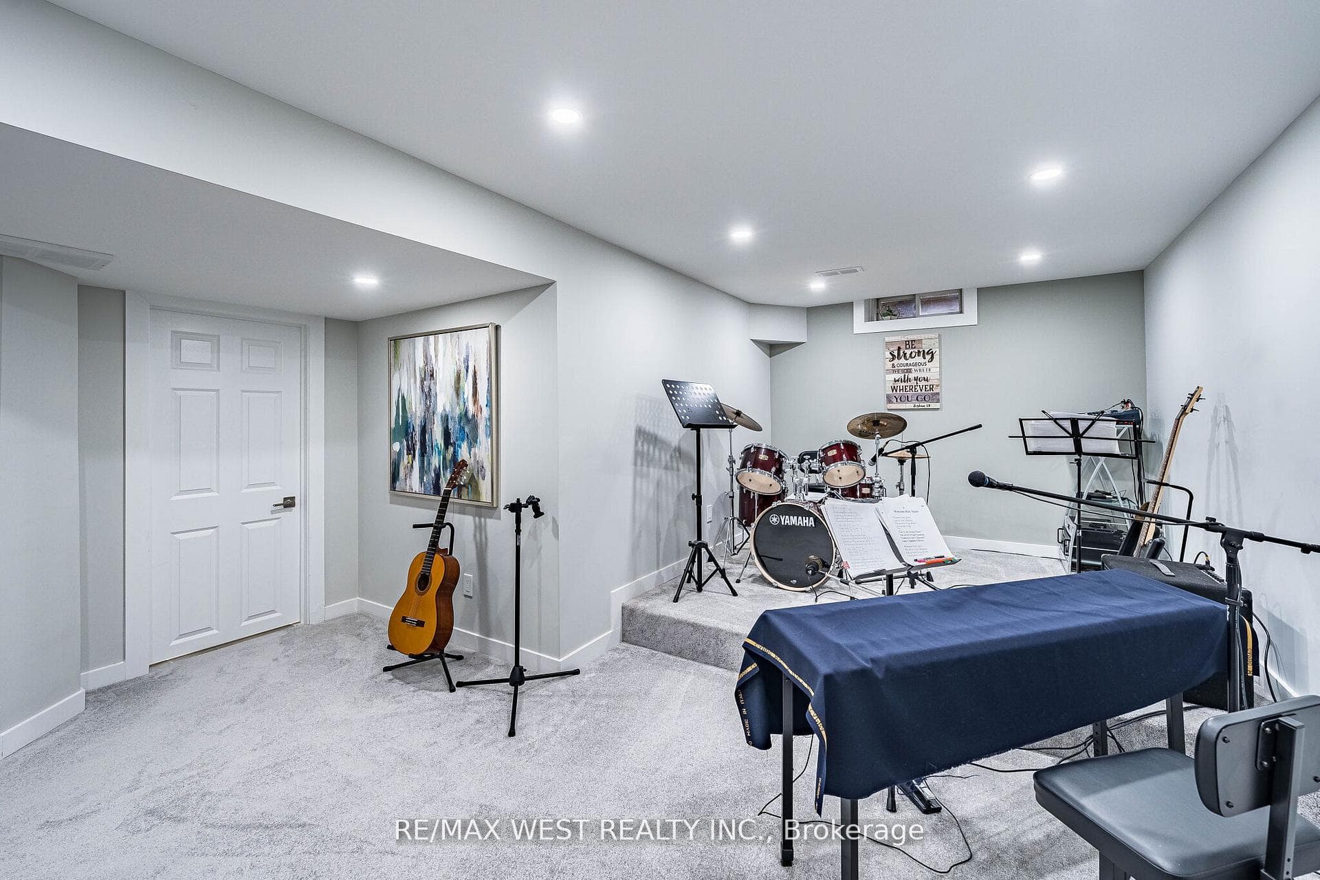 5 Moir Crescent photo 39