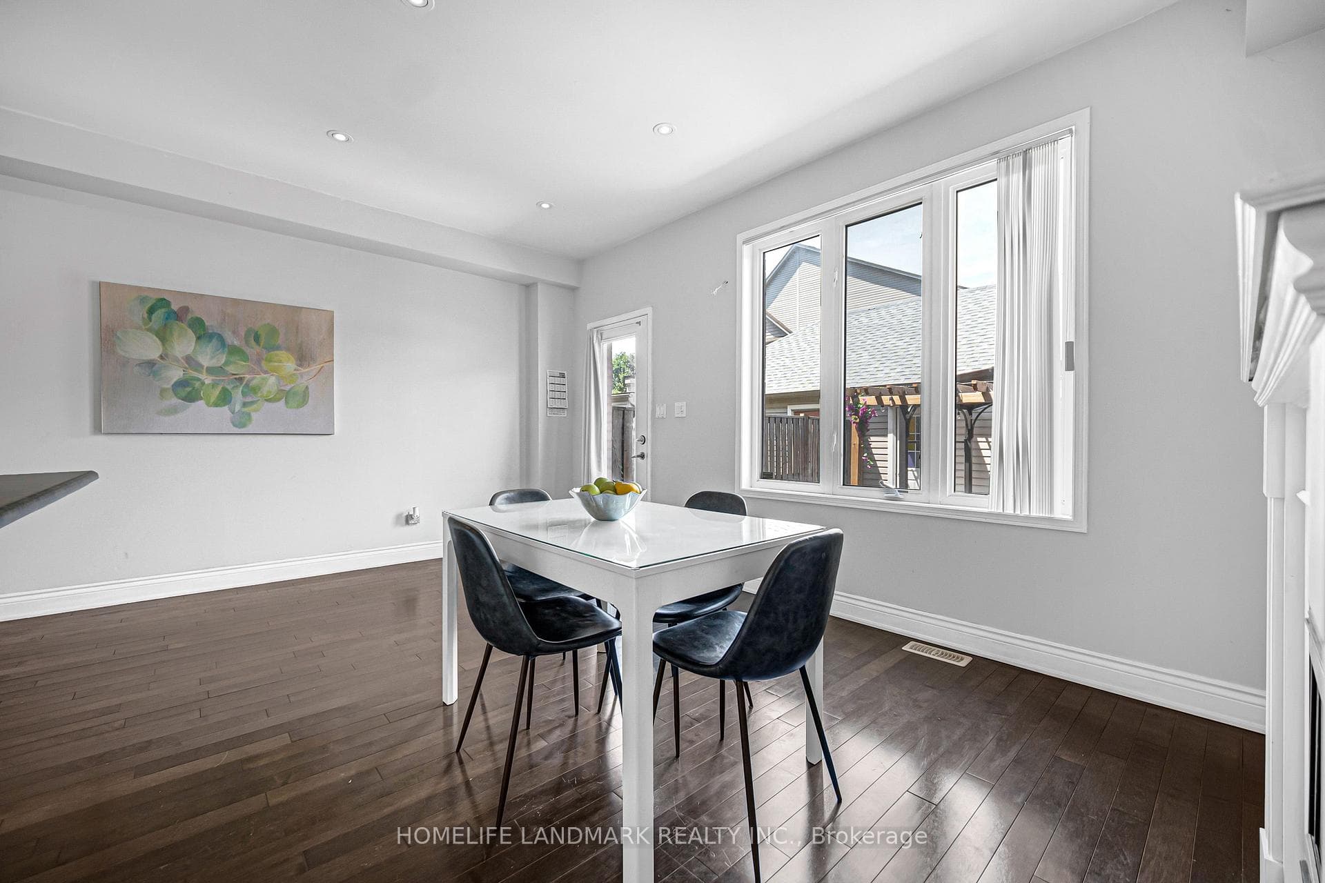 293 Murray Ross Parkway photo 13