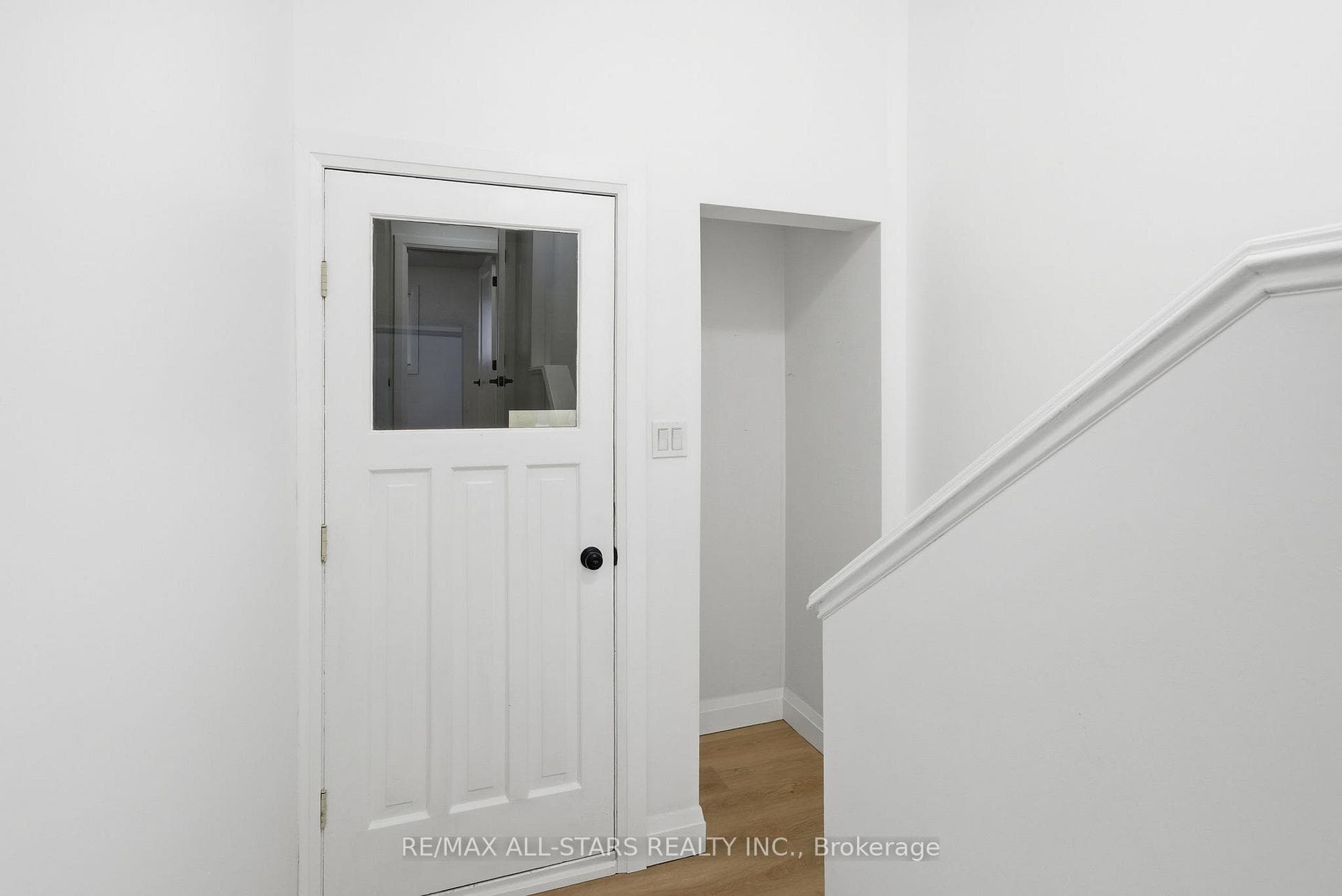 1675 Scugog Street photo 17