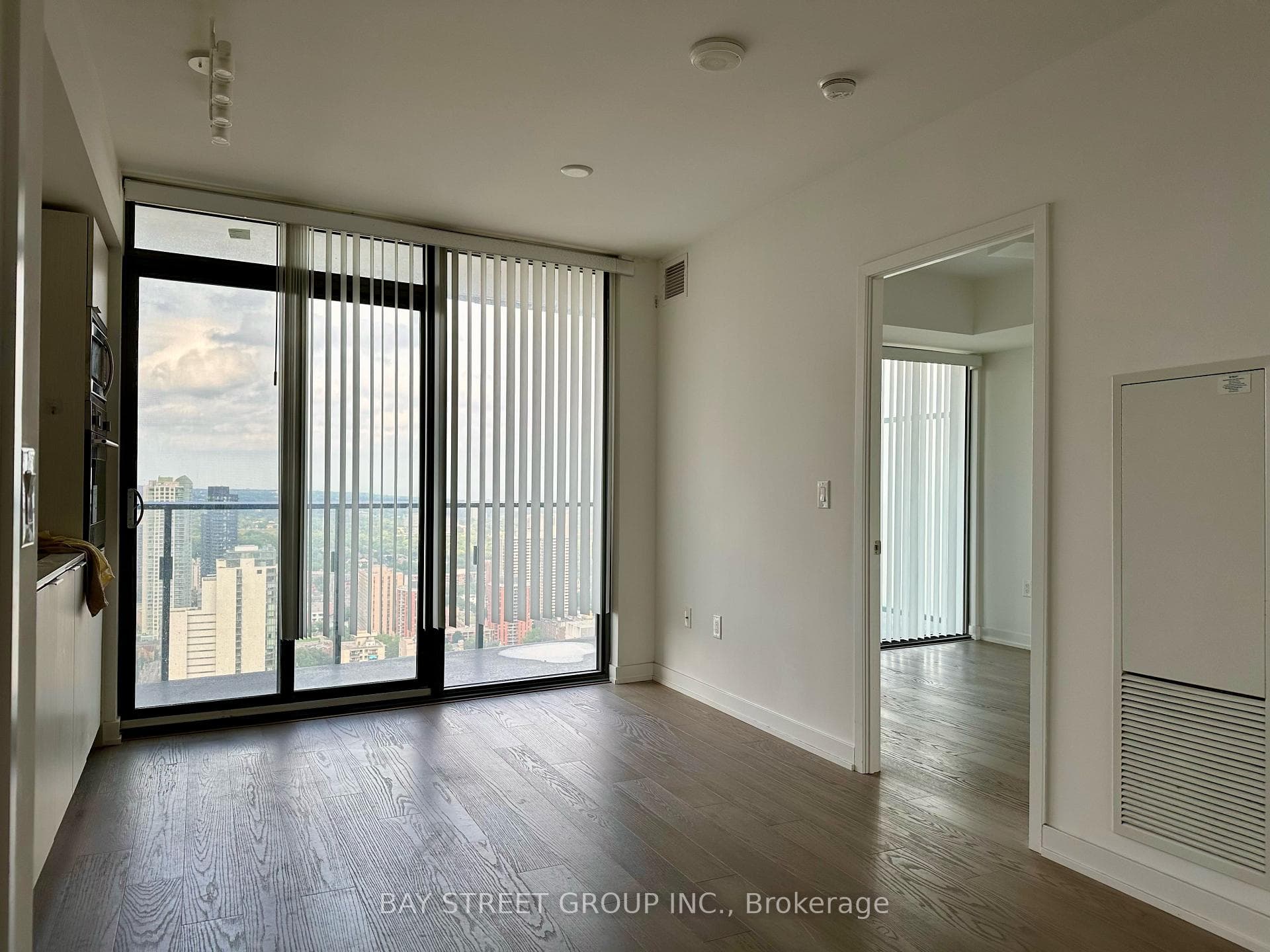 11 Wellesley Street Unit 4113 photo 5