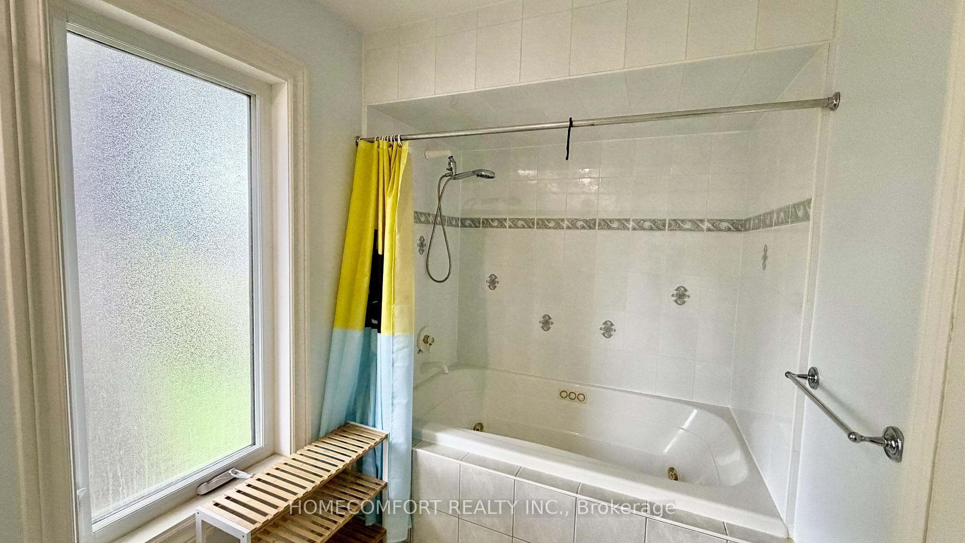 12 Banbury Court photo 23