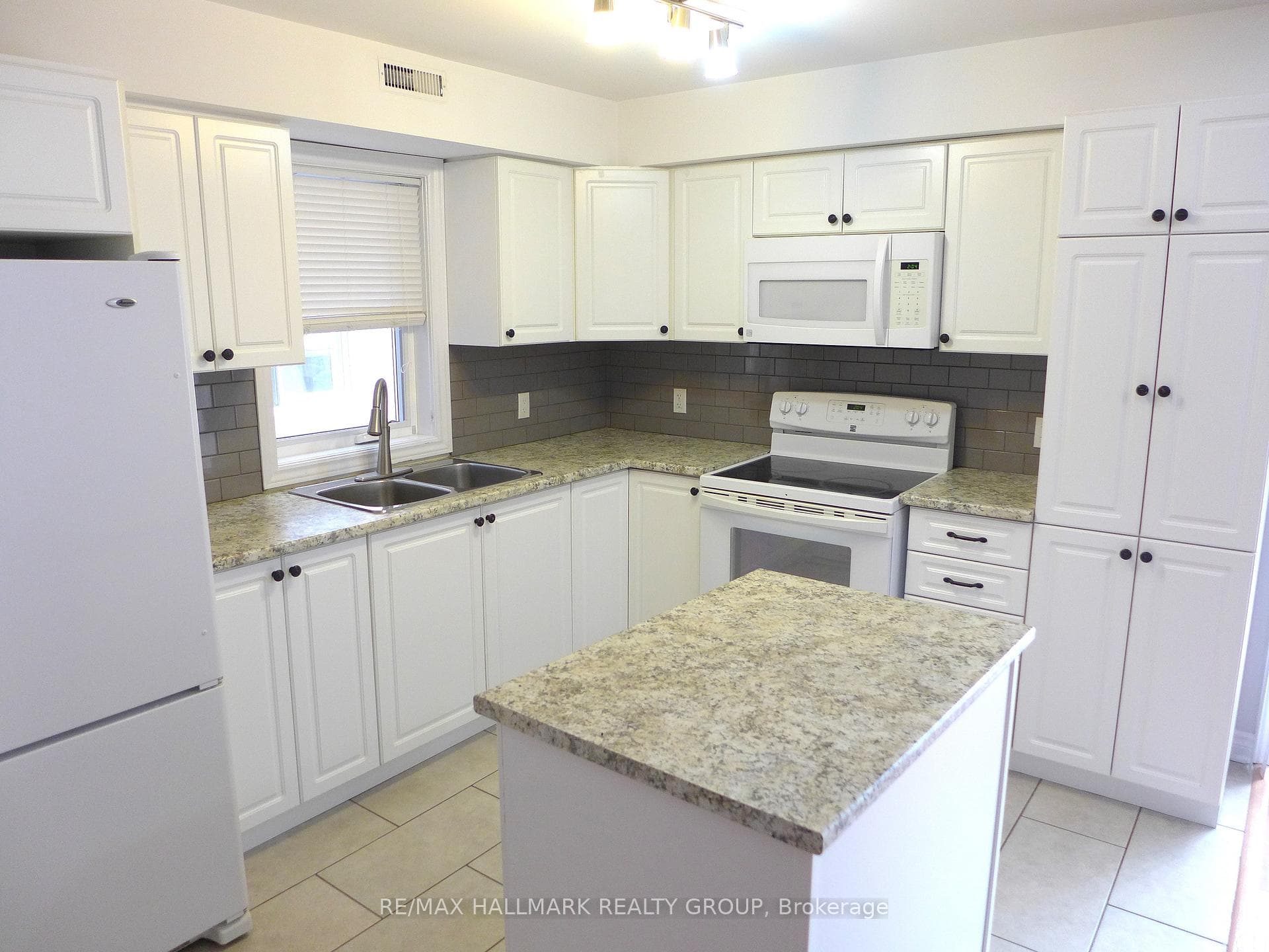 216 Carillon Street Unit 2 photo 8