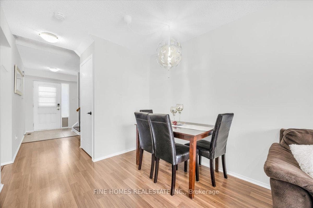 599 Gibney Crescent photo 16