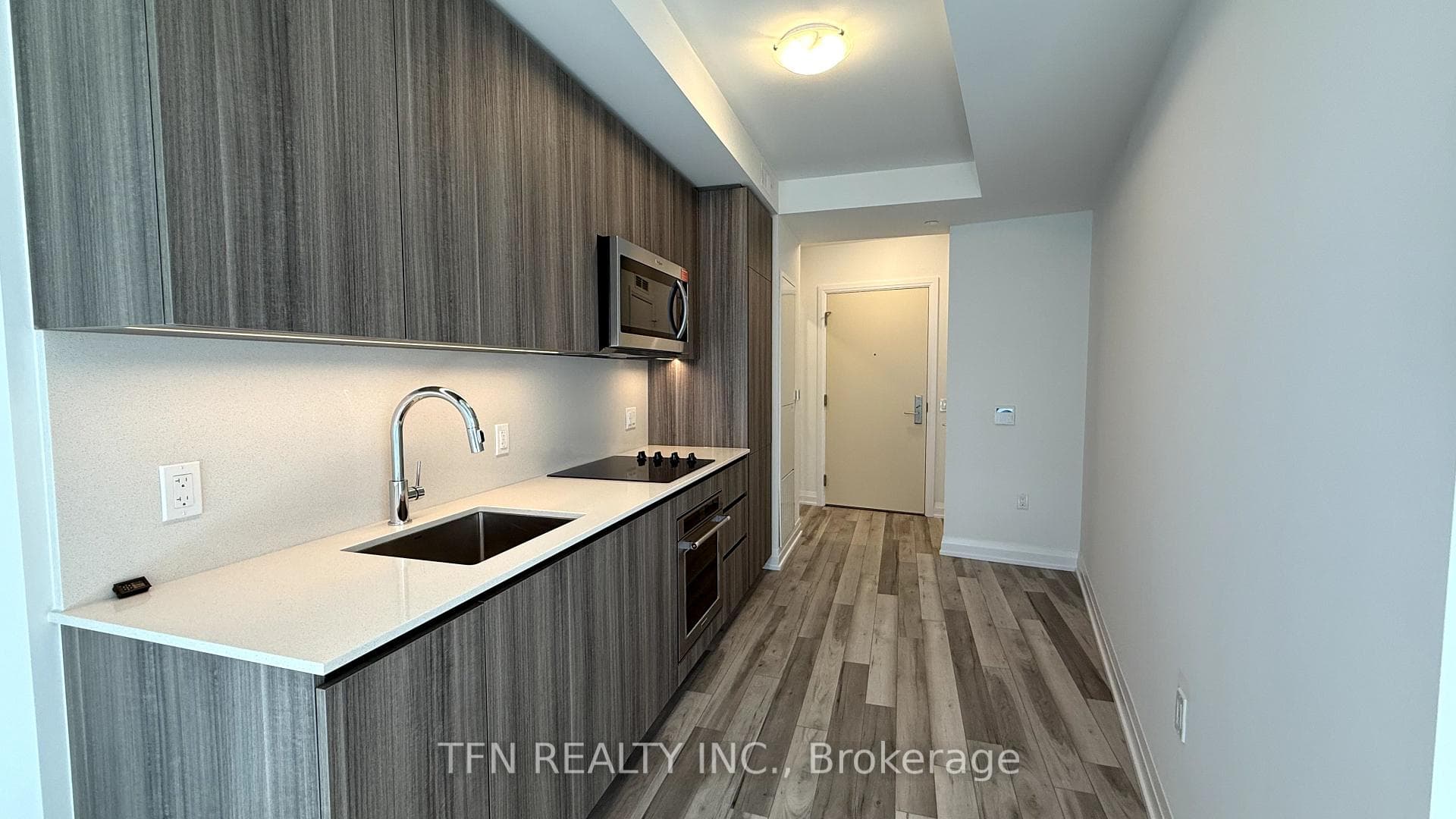 15 Richardson Street Unit 807 photo 1