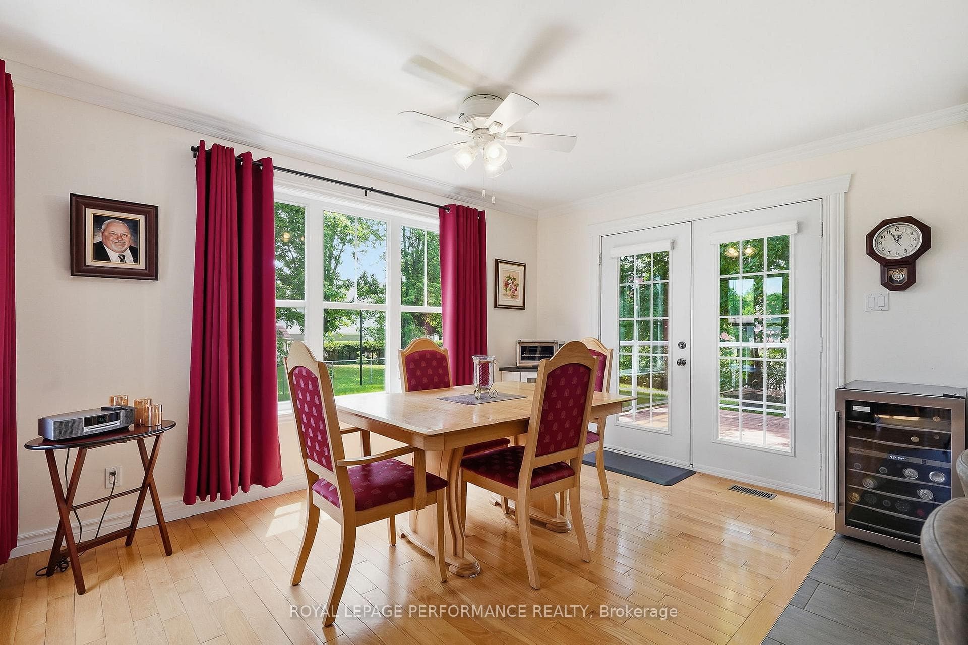 992 Ghislain Street photo 11