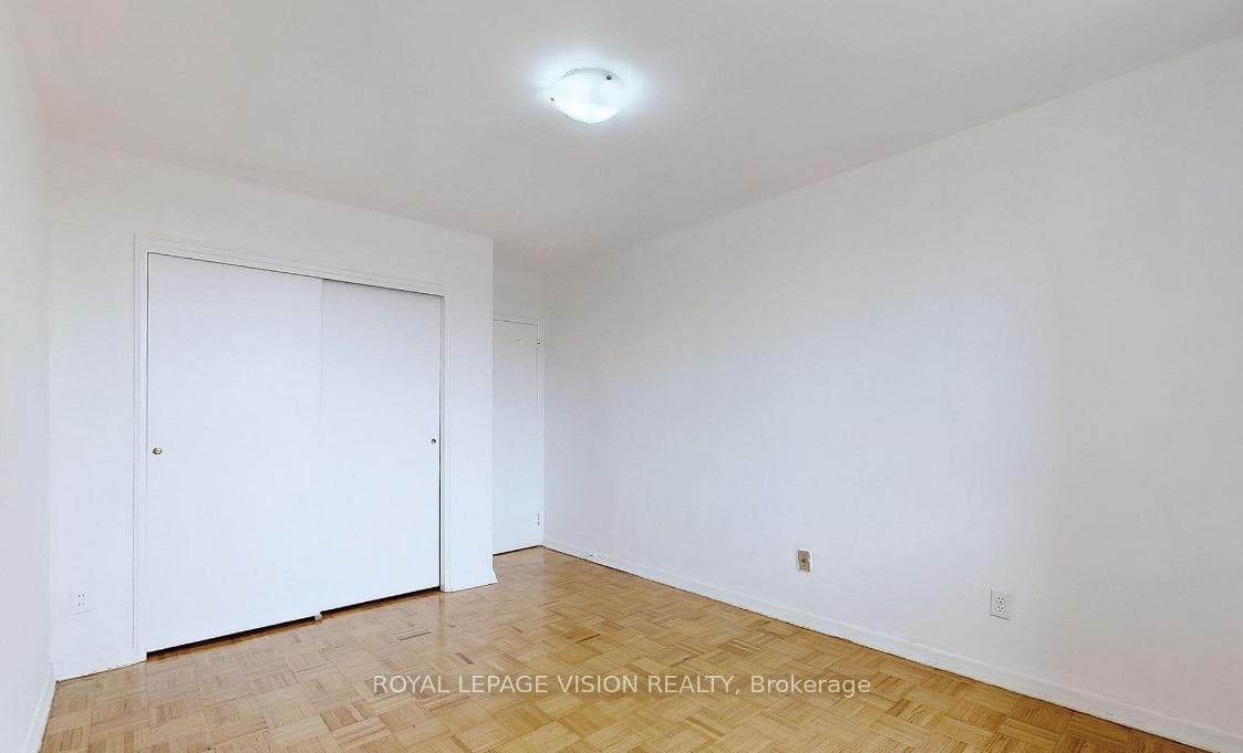 1765 Lawrence Avenue Unit 311 photo 17