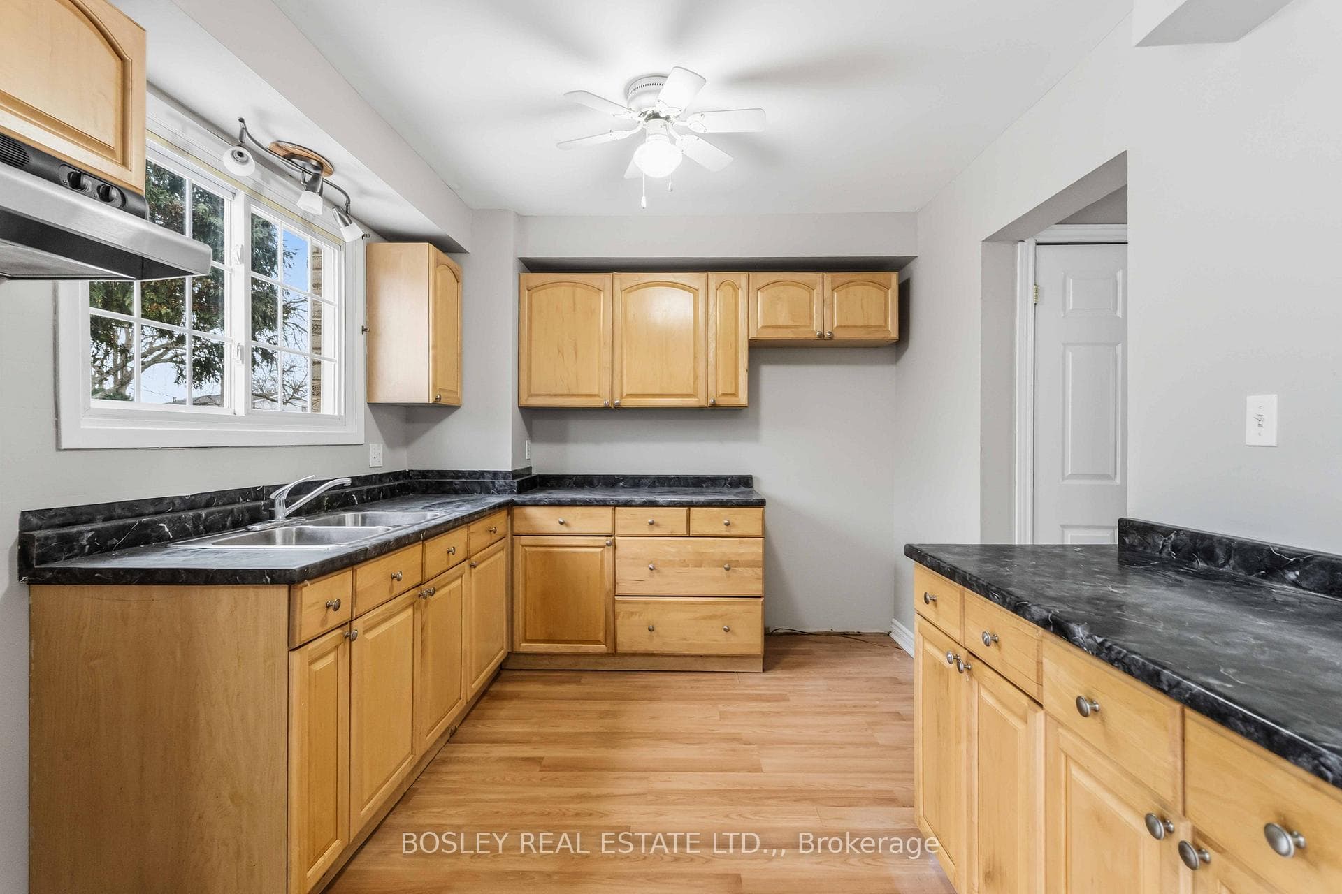 32 Lafayette Drive photo 16