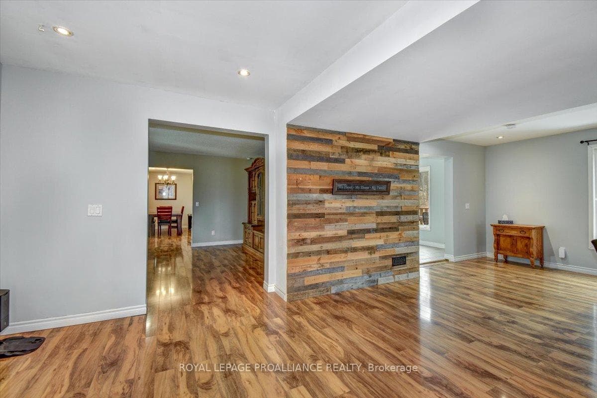 139 McConnell Road photo 20