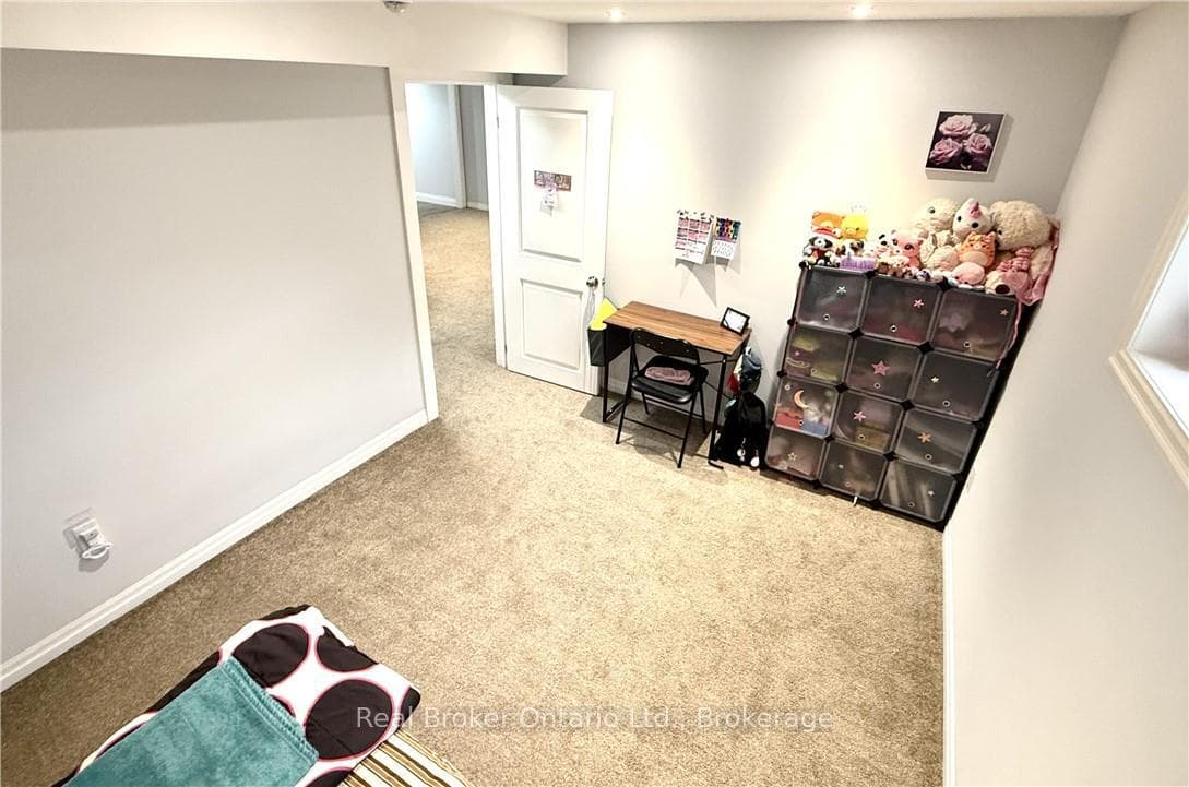 1 Chamberlain Avenue Unit 9 photo 13