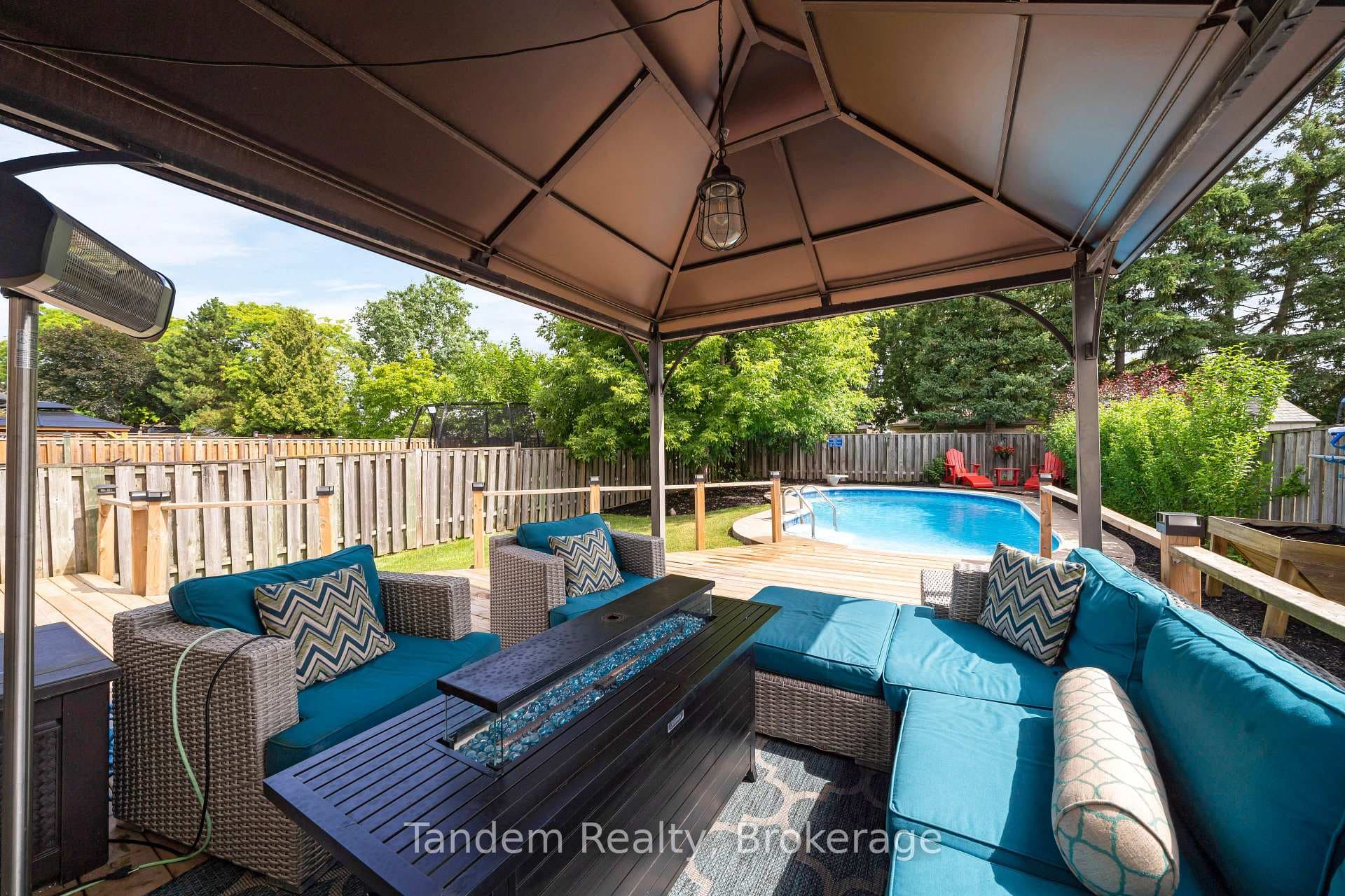 769 Coulson Avenue photo 2