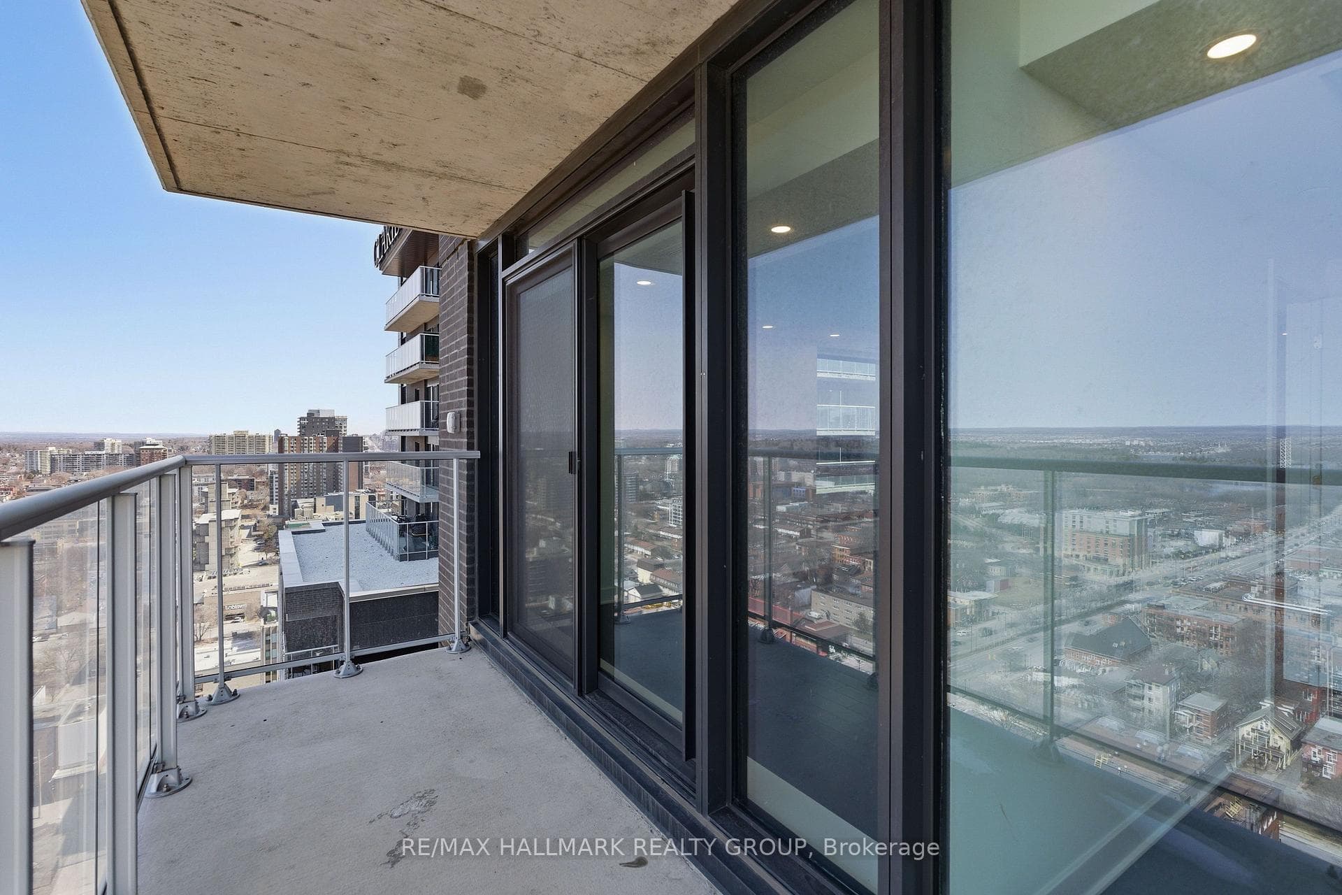 180 George Street Unit 2406 photo 23