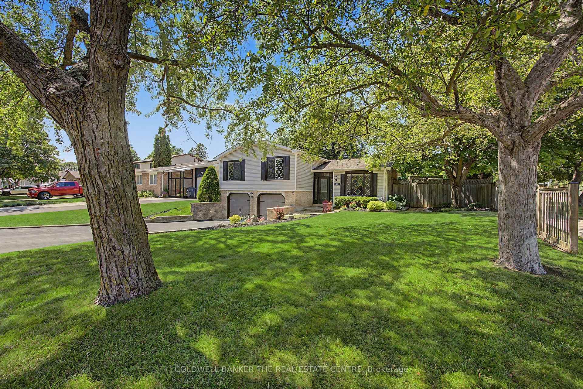 85 Wright Crescent photo 3