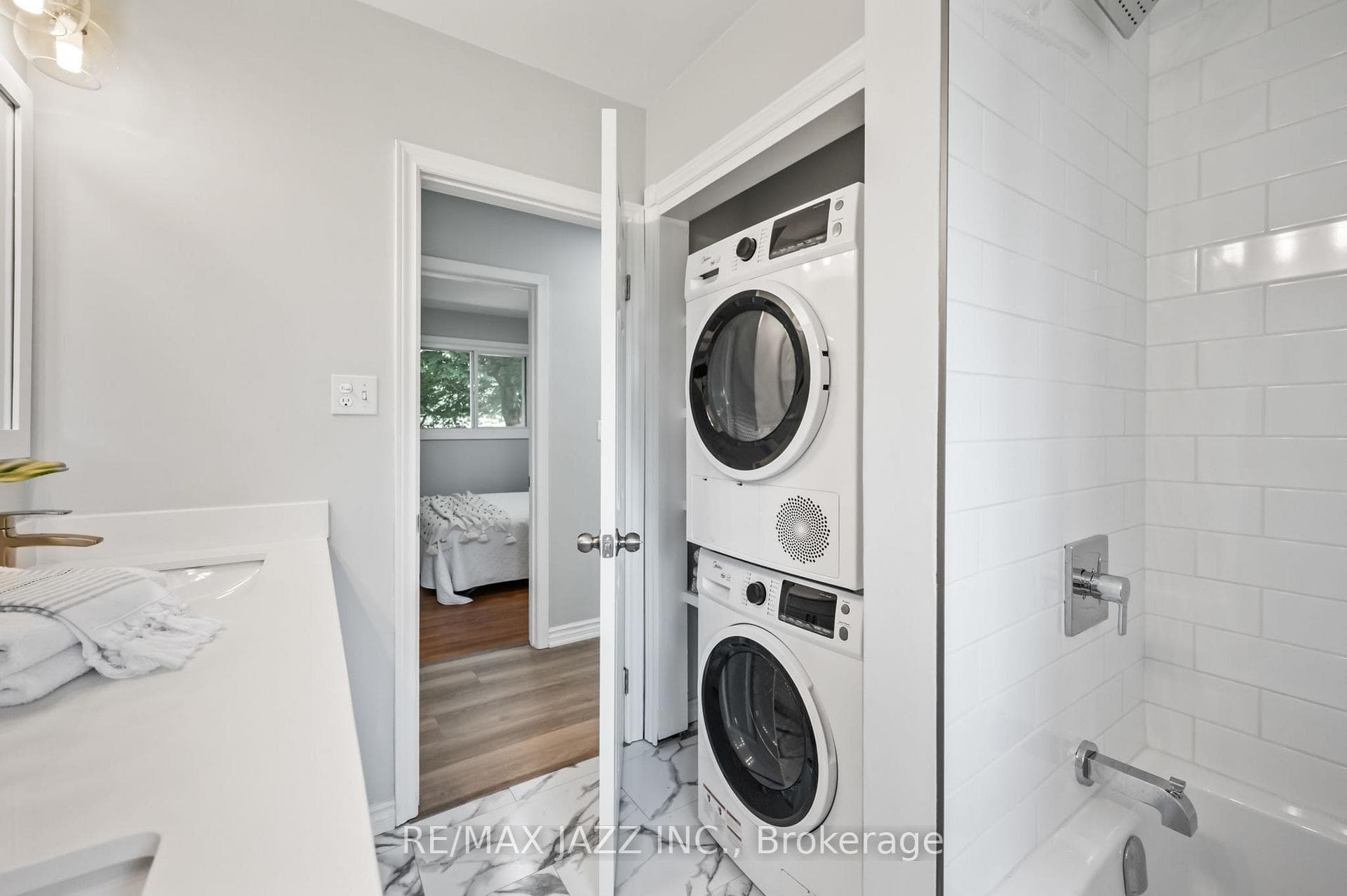 1341 Ontario Street photo 23