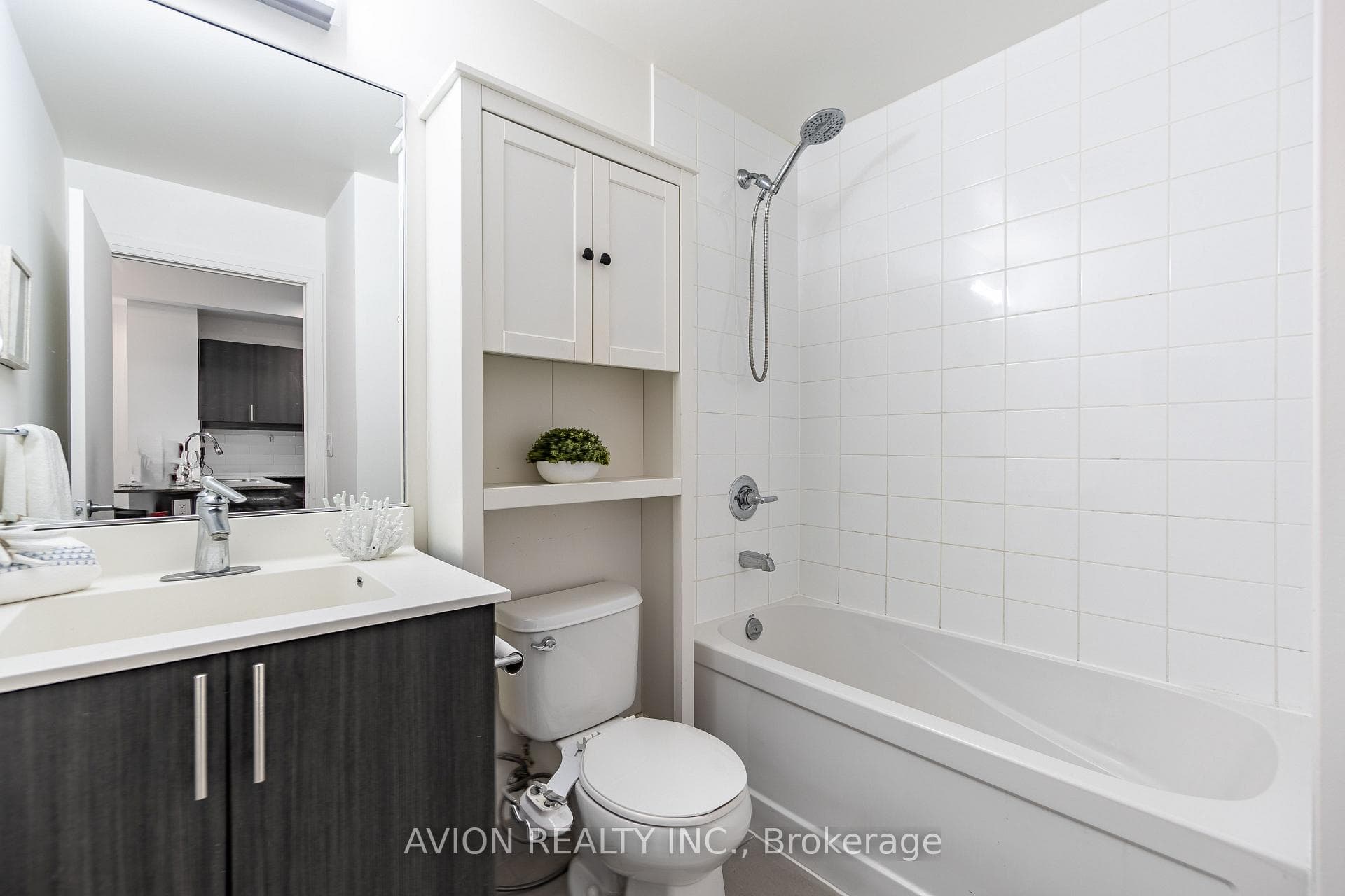 17 Kenaston Gardens Unit 202 photo 21