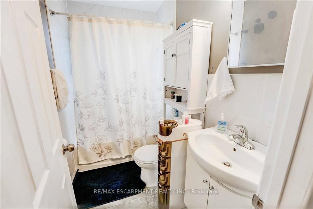 111 East 25th Street photo 9