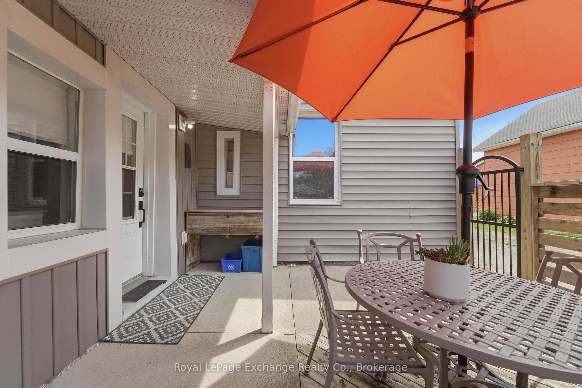 544 Queen Street photo 33