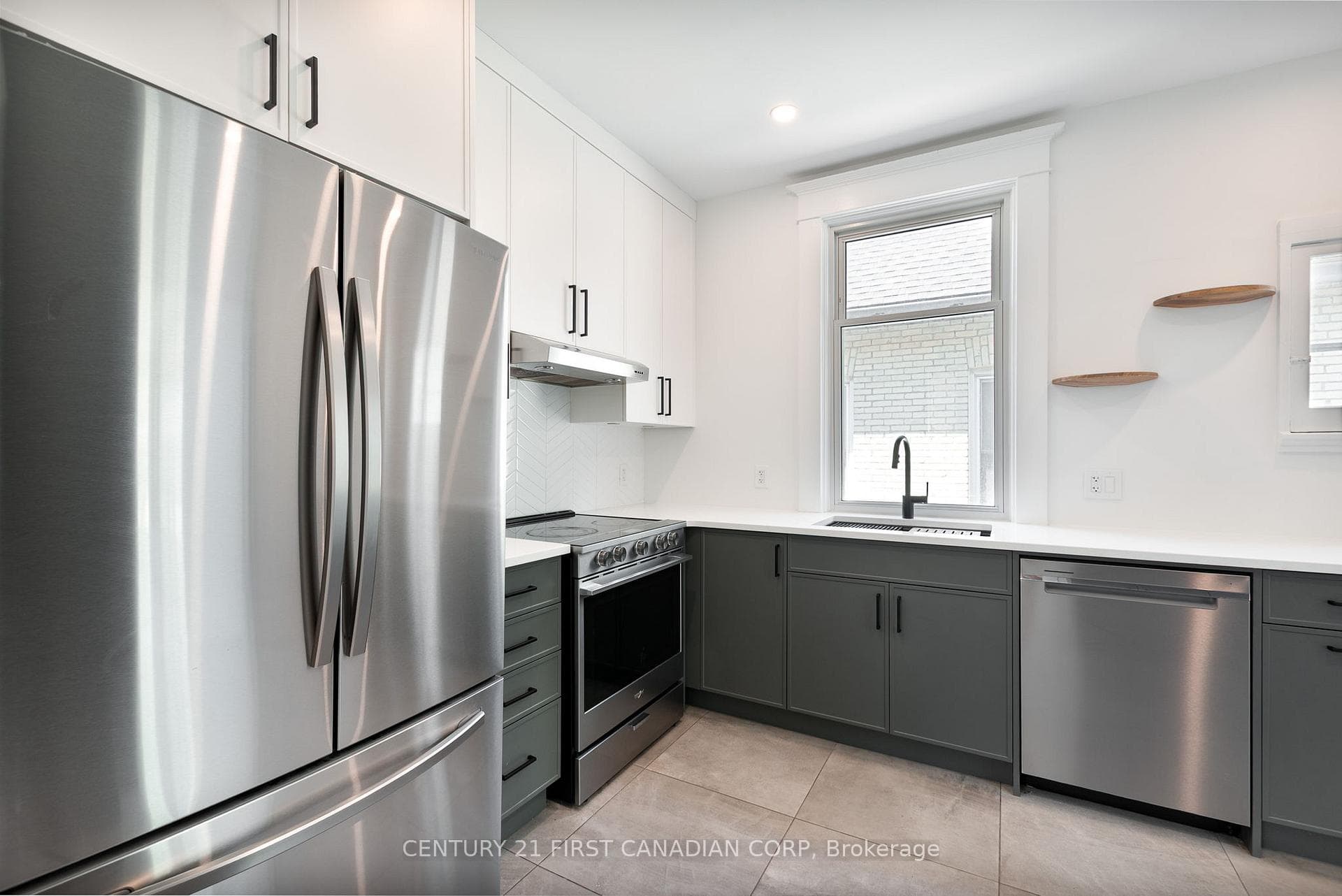 786 Dufferin Avenue photo 13