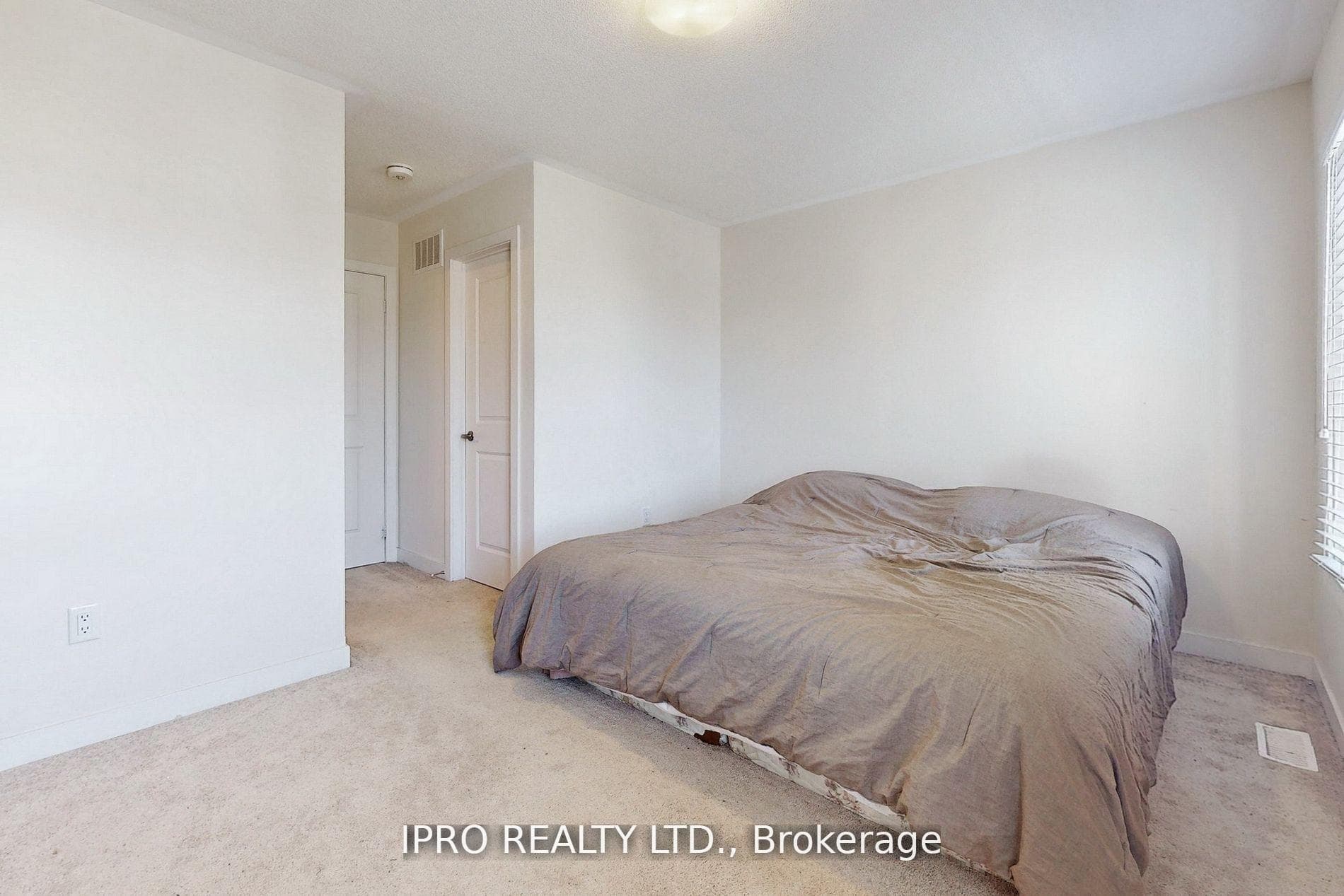 2614 Castlegate Crossing Circle photo 35