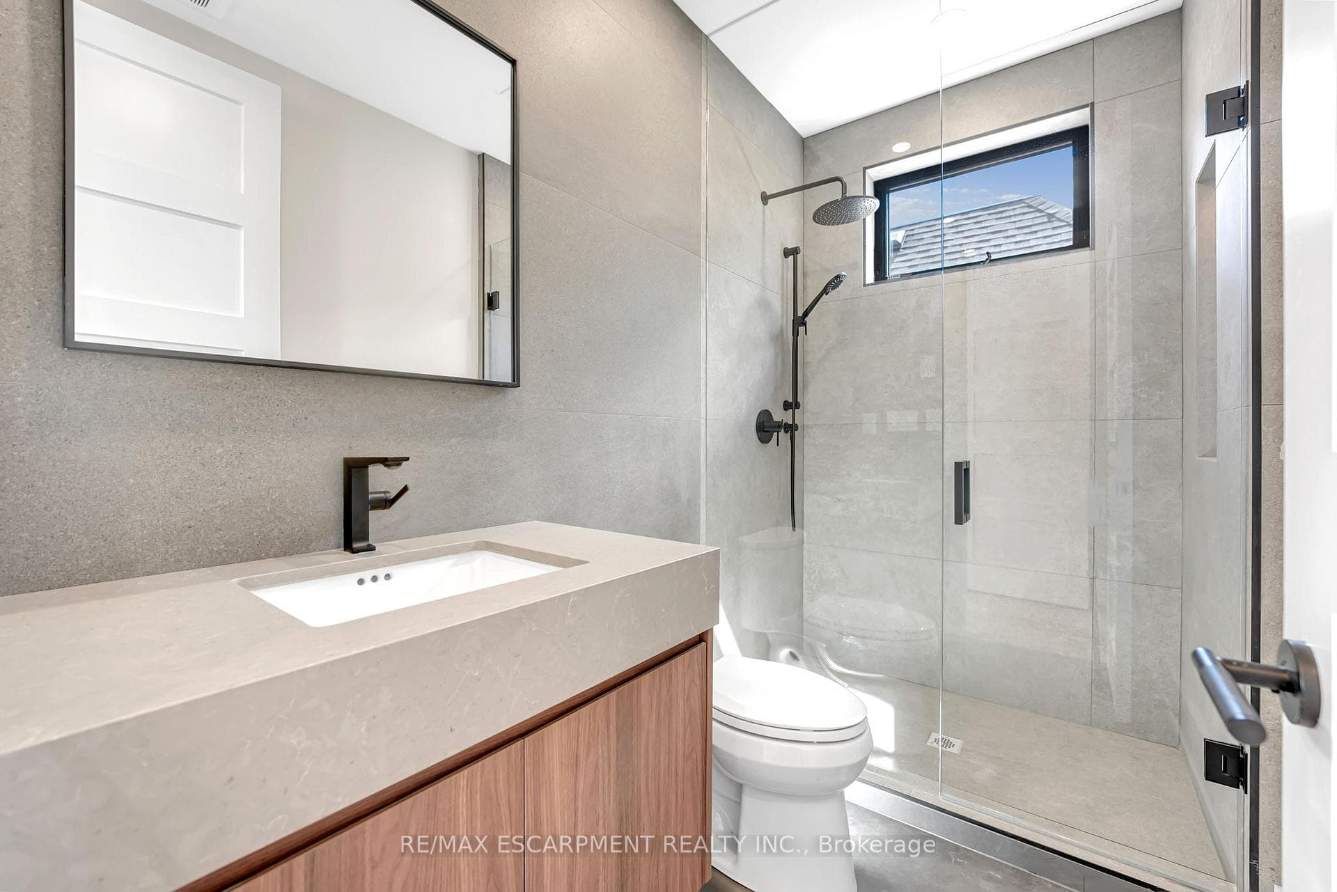 369 Wade Street photo 27