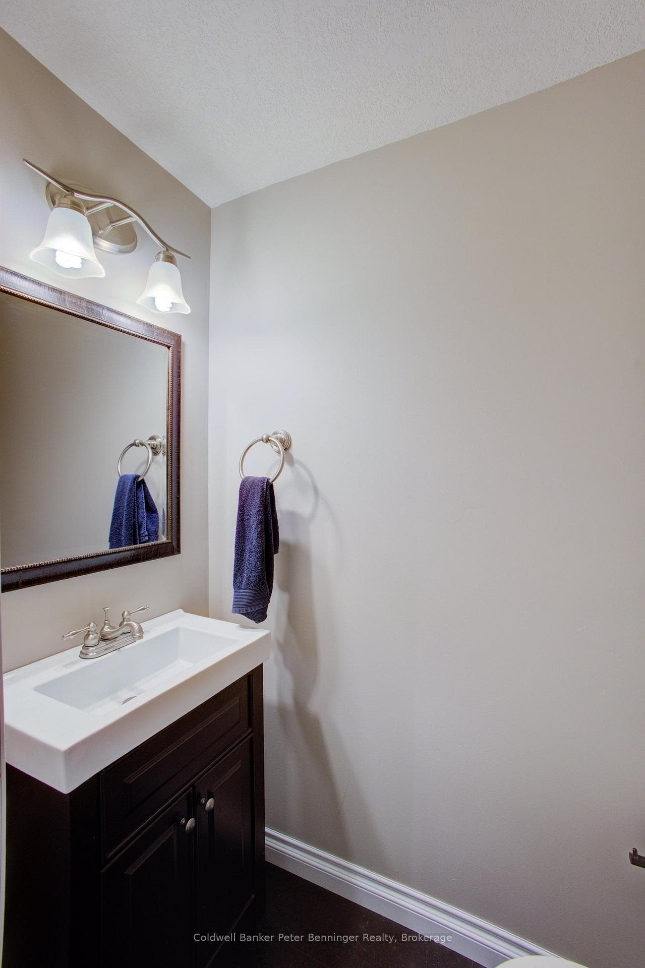 737 Mackendrick Drive photo 32