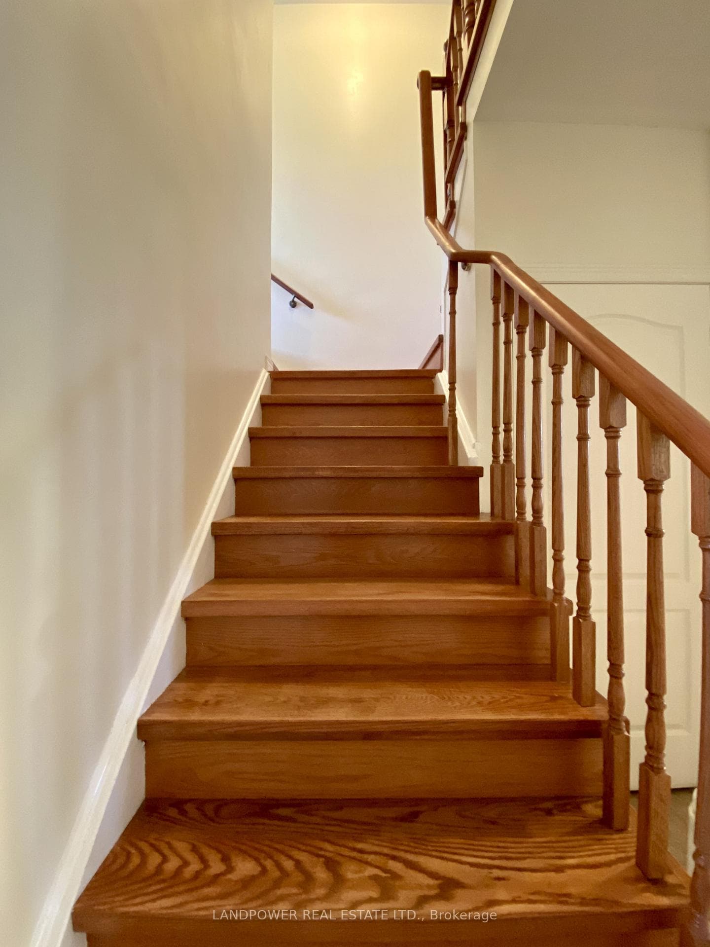 34 Cameo Drive photo 6