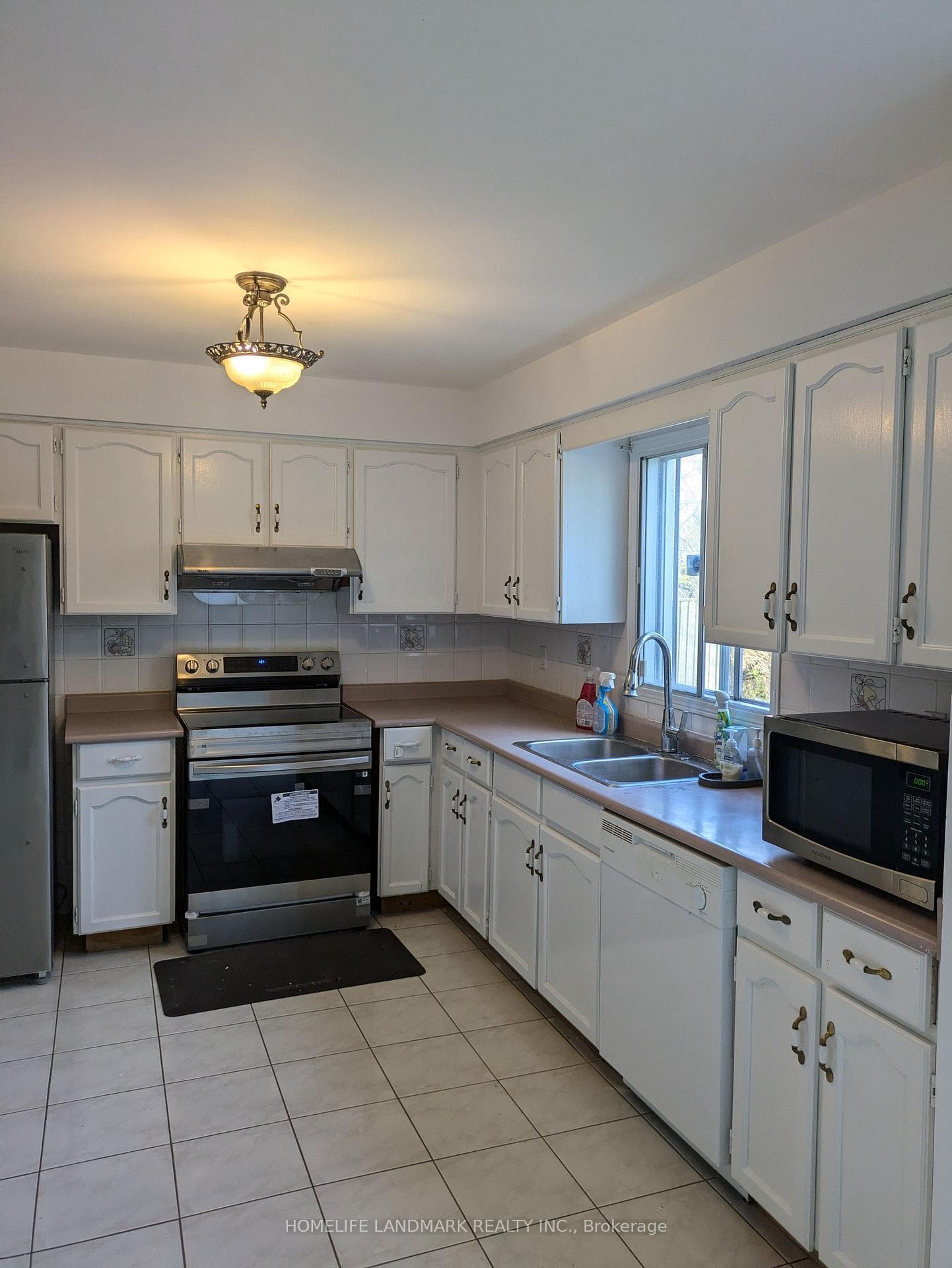 120 Bendamere Crescent photo 3