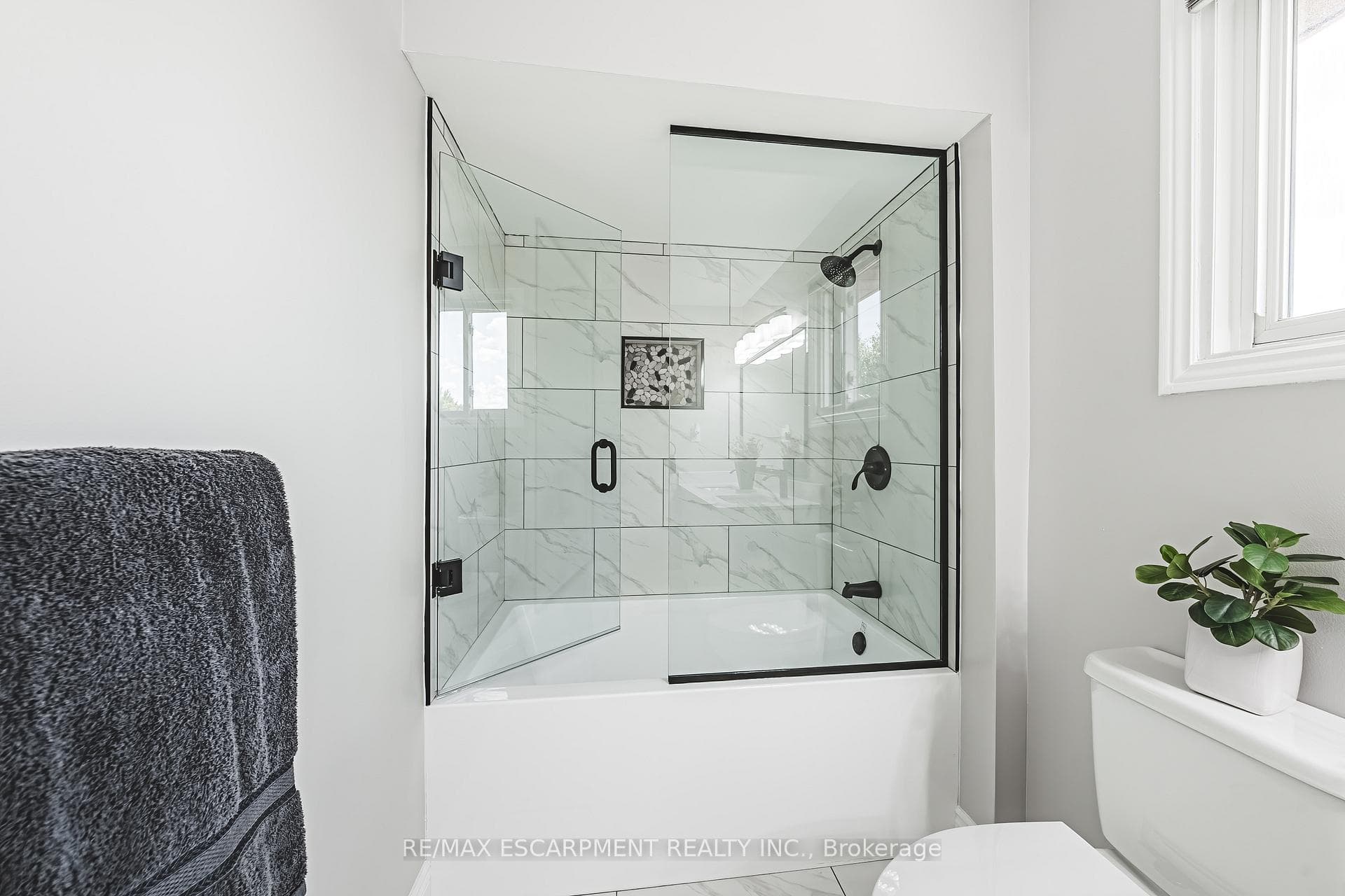 39 Parkwood Crescent photo 22