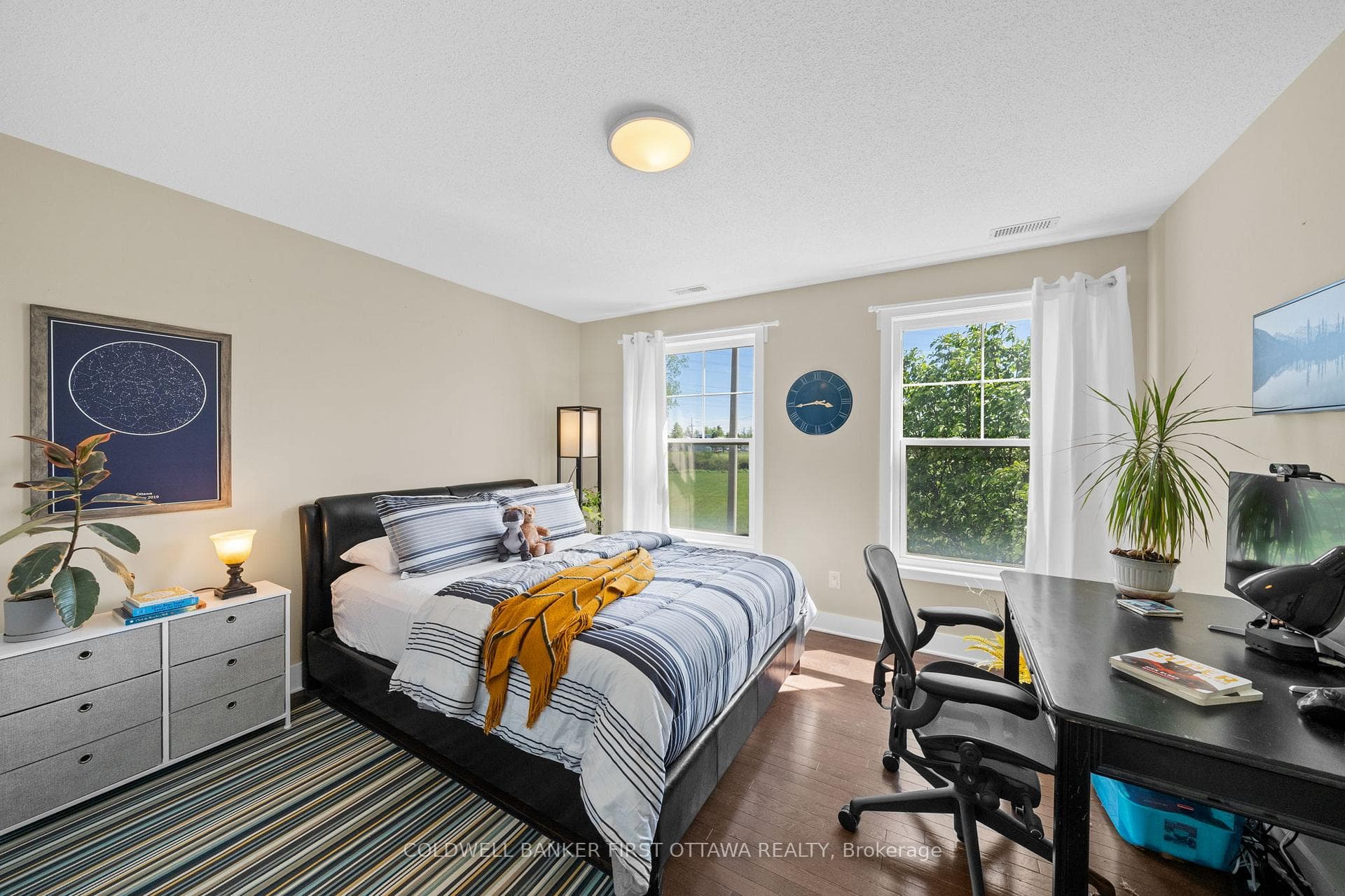 75C COLONNADE Road photo 13