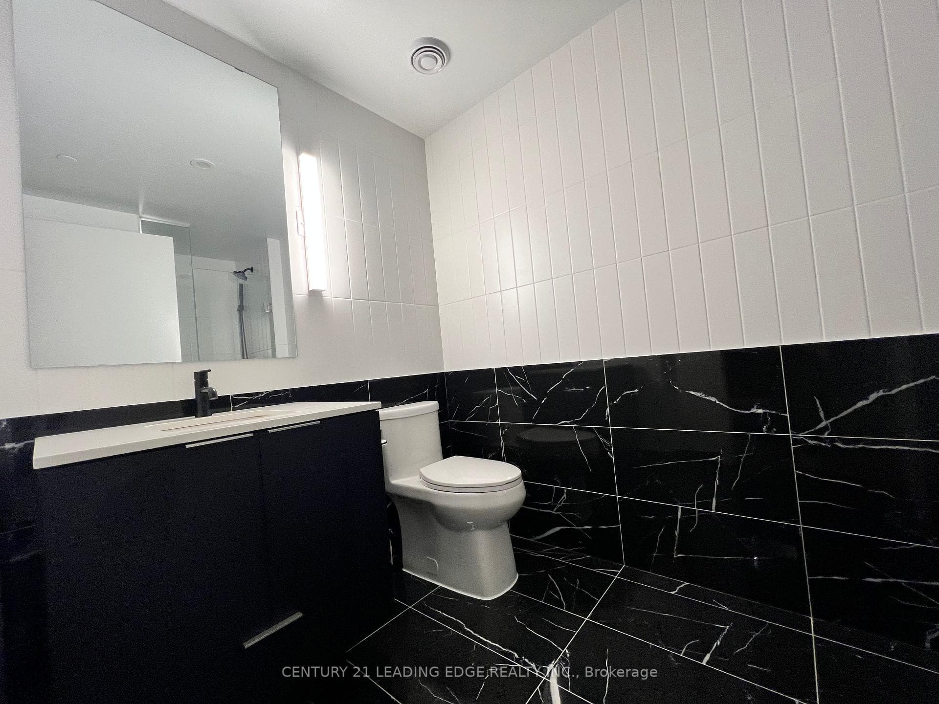 327 King Street Unit 3804 photo 12