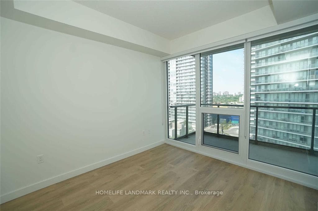 95 Mcmahon Drive Unit 1015 photo 11