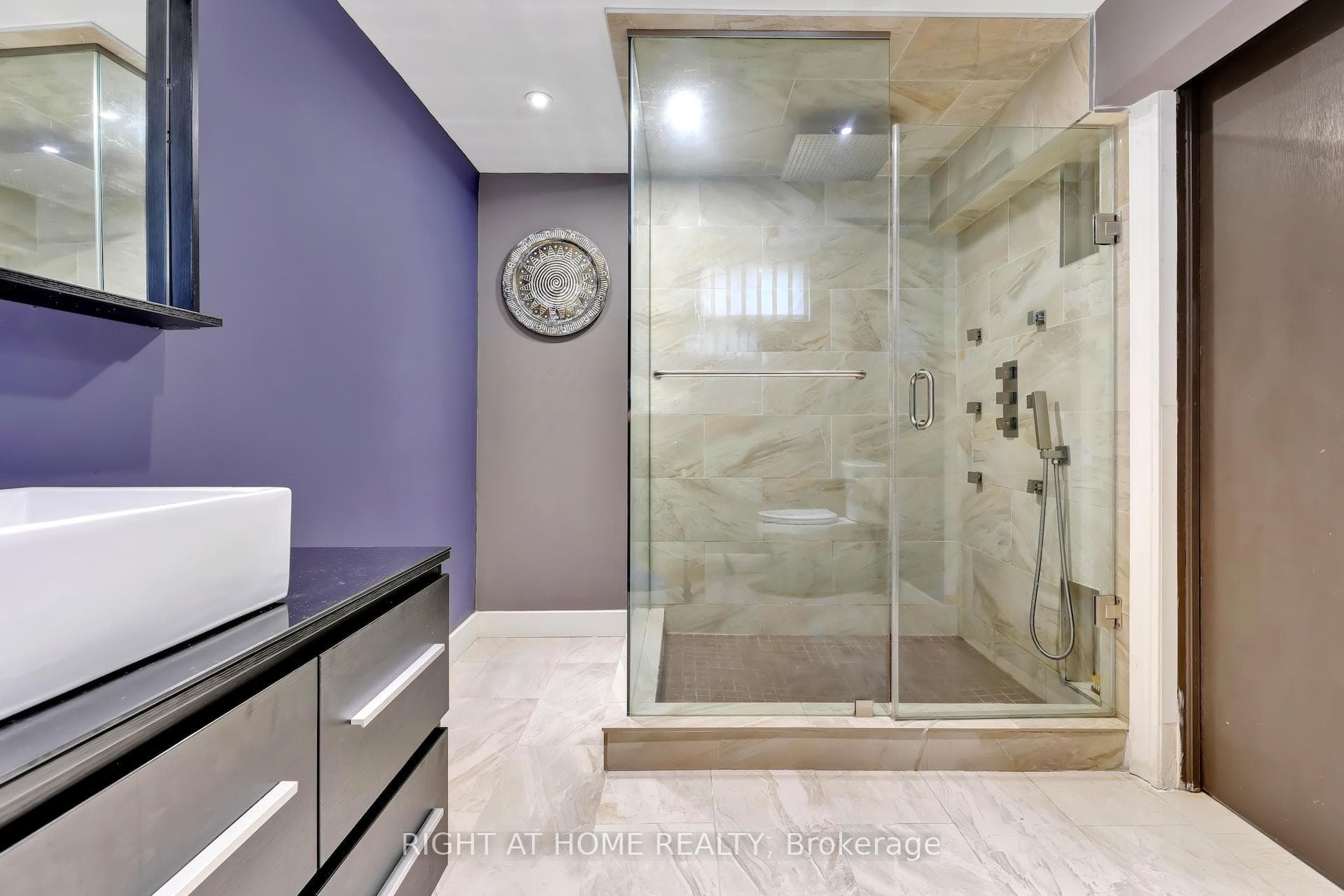 1369 Tyneburn Crescent photo 32