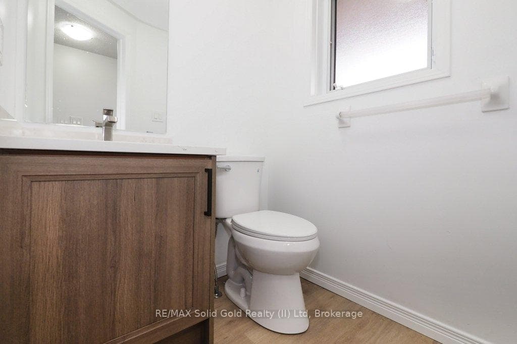 110 Bankside Drive photo 20