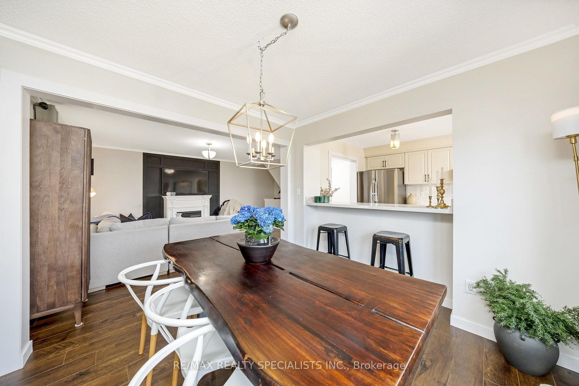 880 Fowles Court photo 17