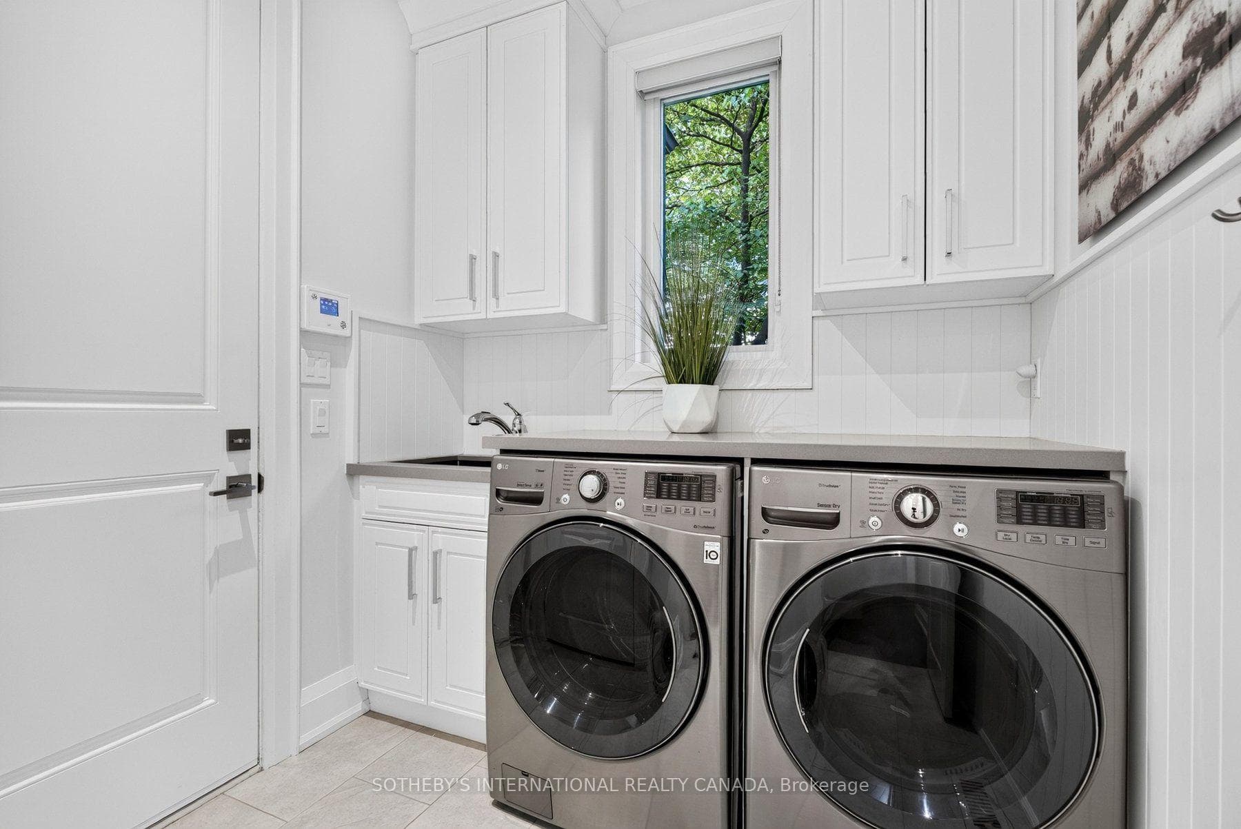 78 Ravina Crescent photo 11