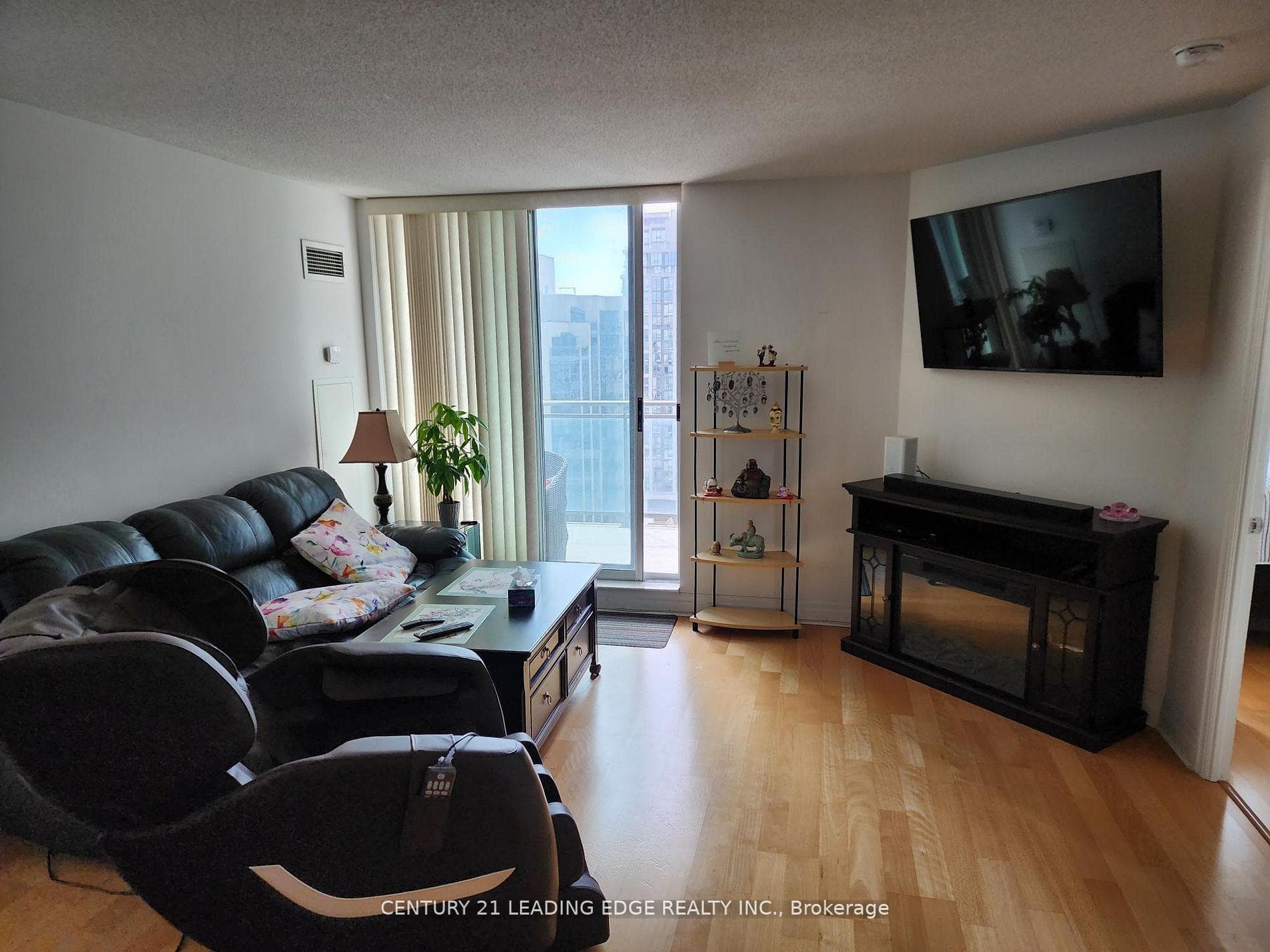 21 Hillcrest Avenue Unit 1704 photo 8