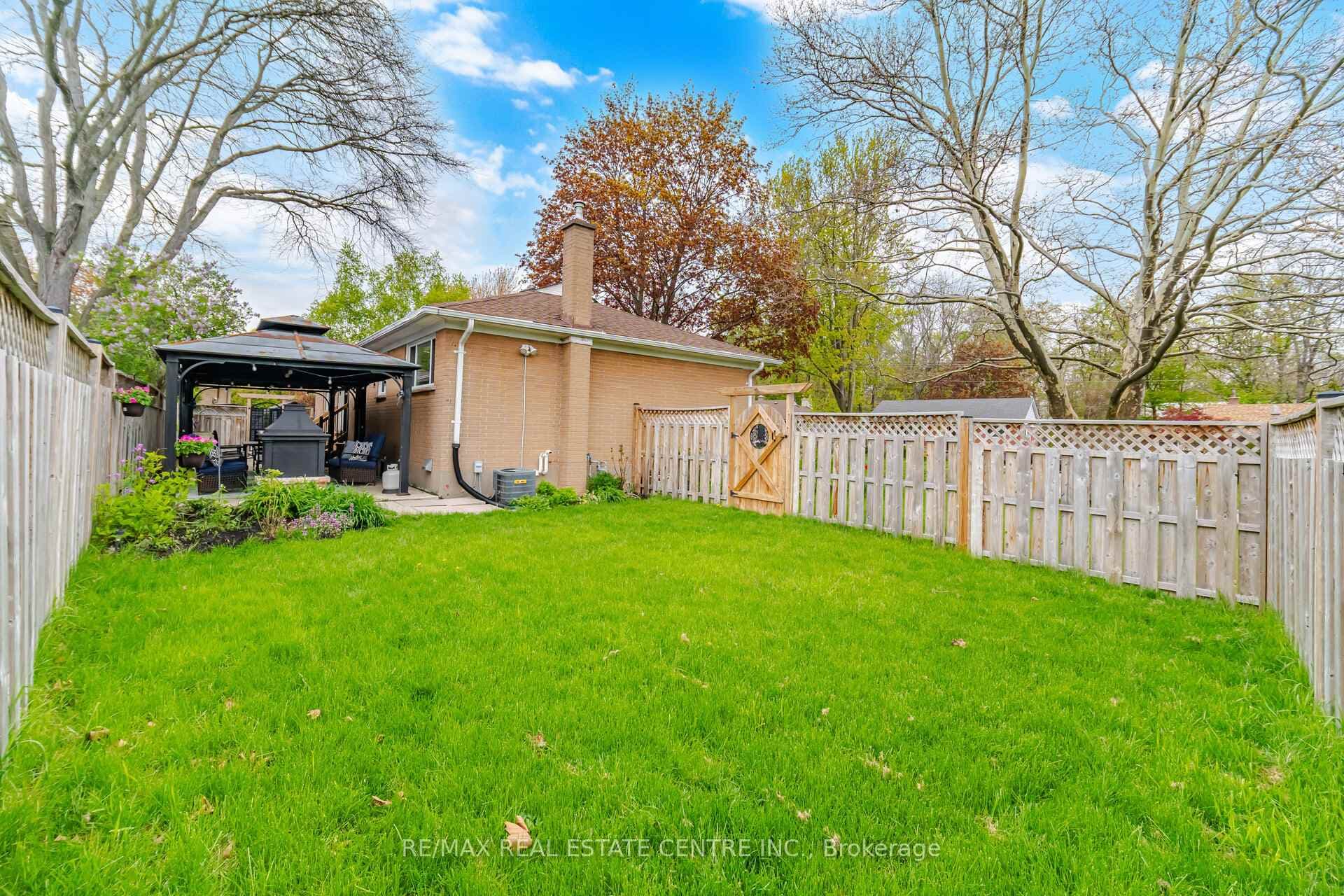 1376 Royal Drive photo 40