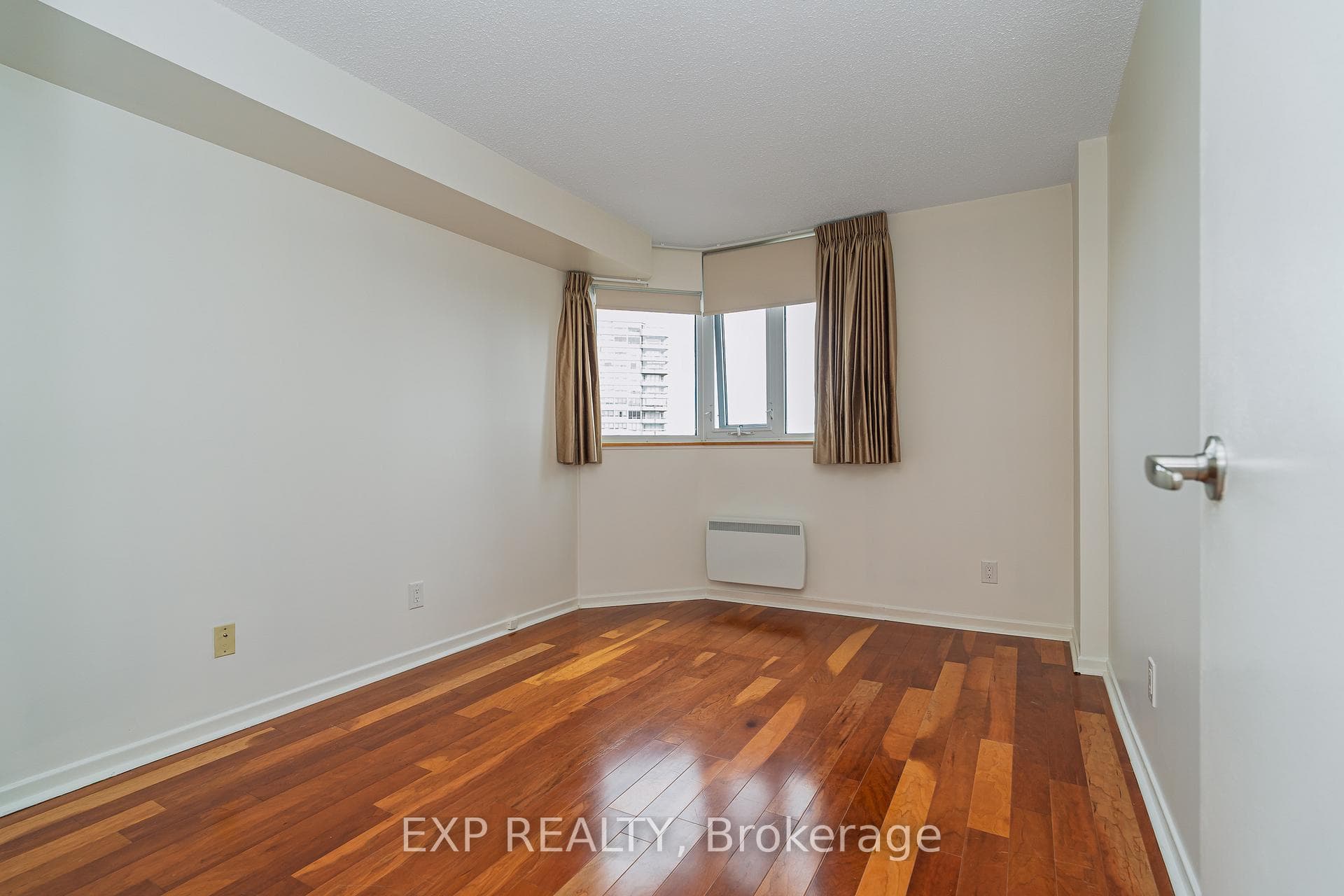 1500 Riverside Drive Unit 2305 photo 23