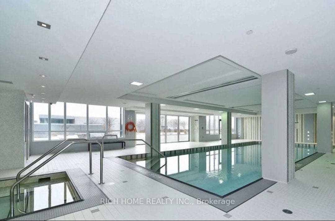 7165 Yonge Street Unit 1205 photo 17